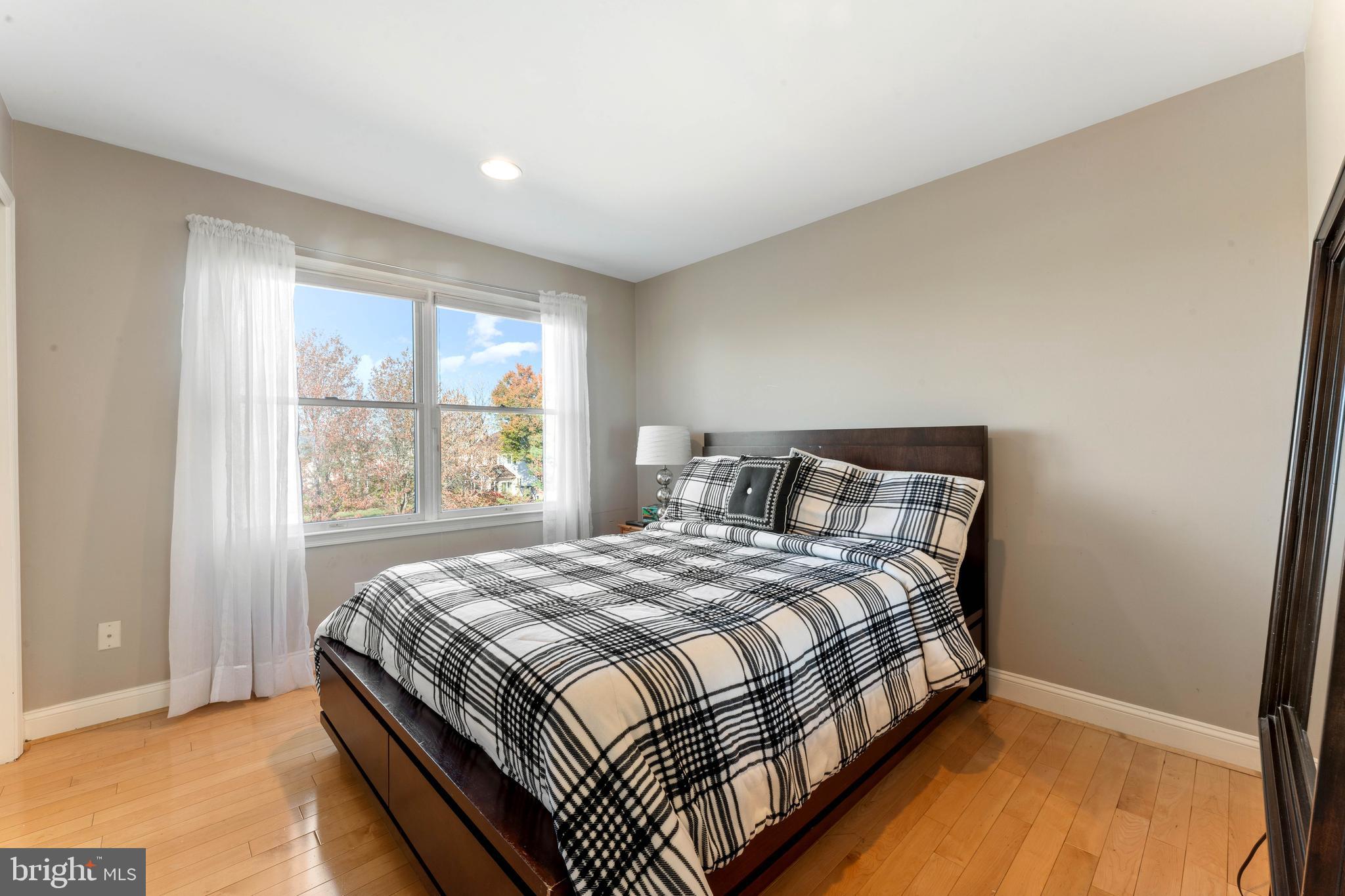 NORTHAMPTON CHASE - Residential