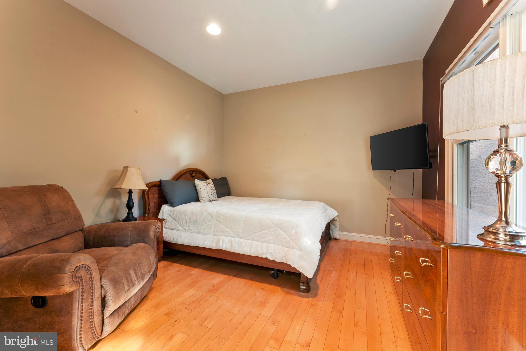 NORTHAMPTON CHASE - Residential