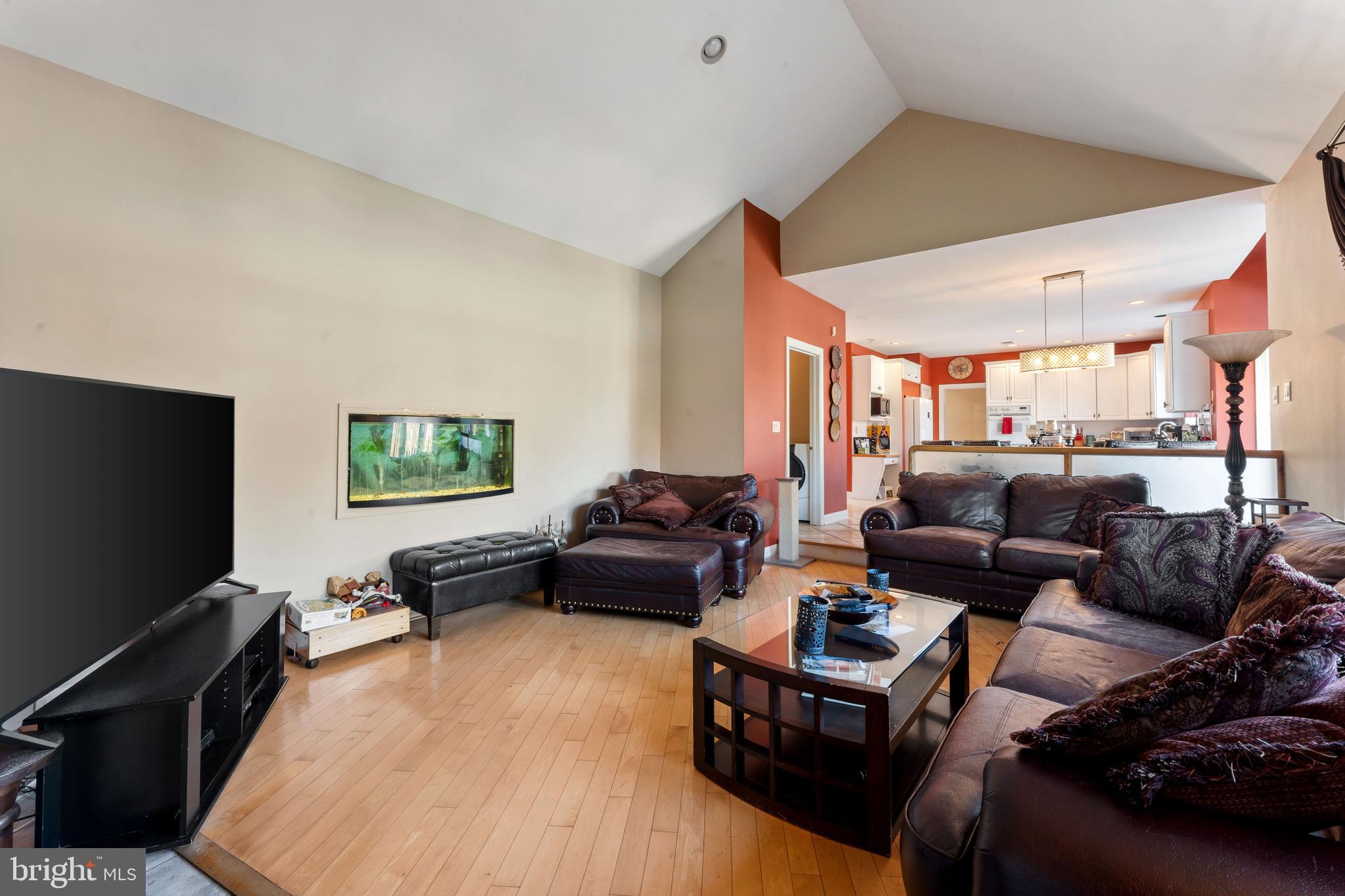 NORTHAMPTON CHASE - Residential