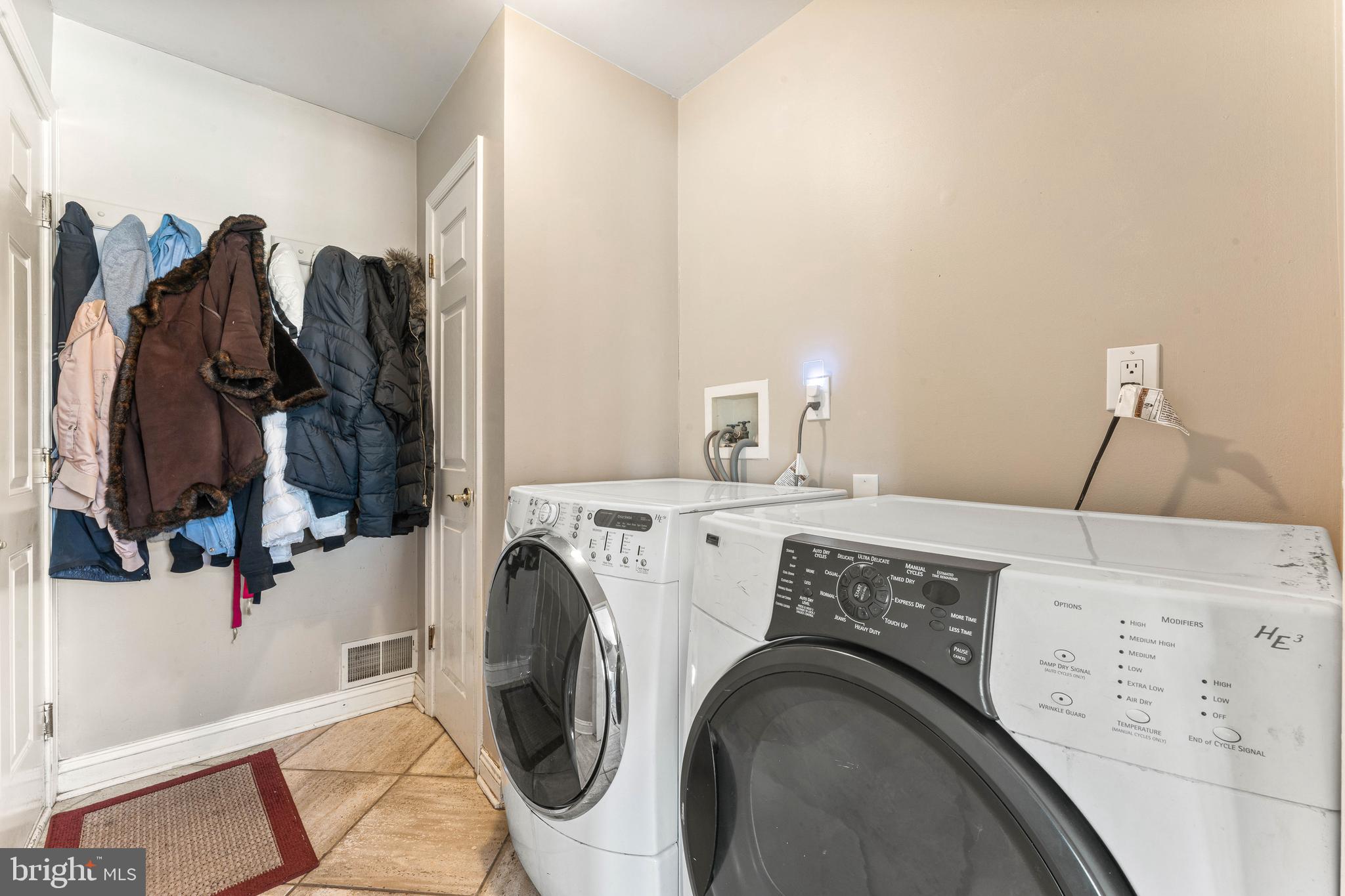 NORTHAMPTON CHASE - Residential