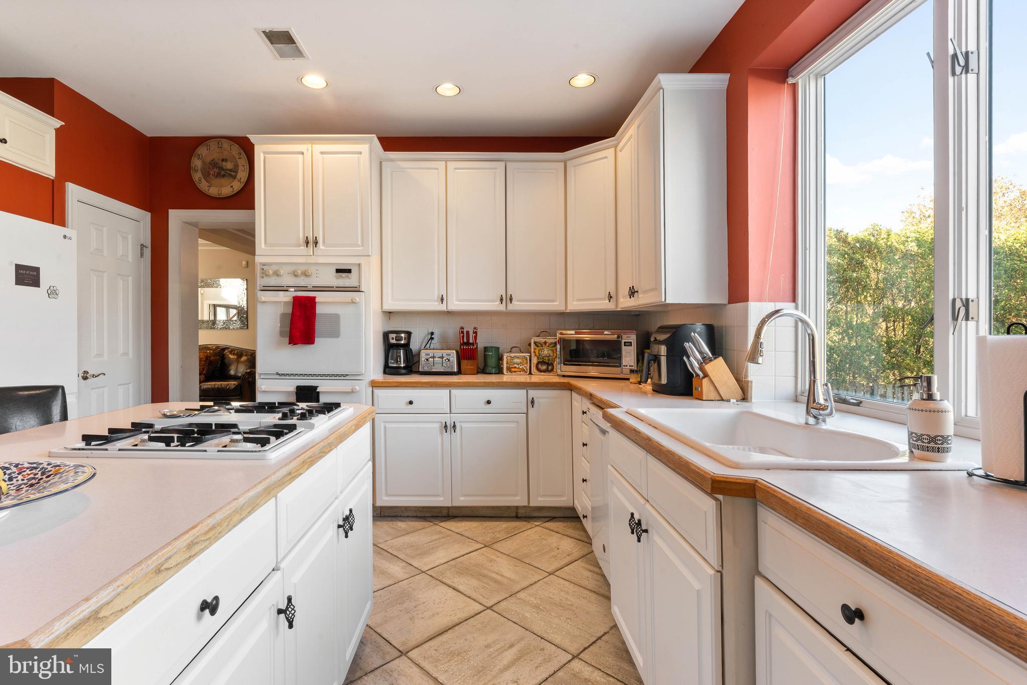 NORTHAMPTON CHASE - Residential