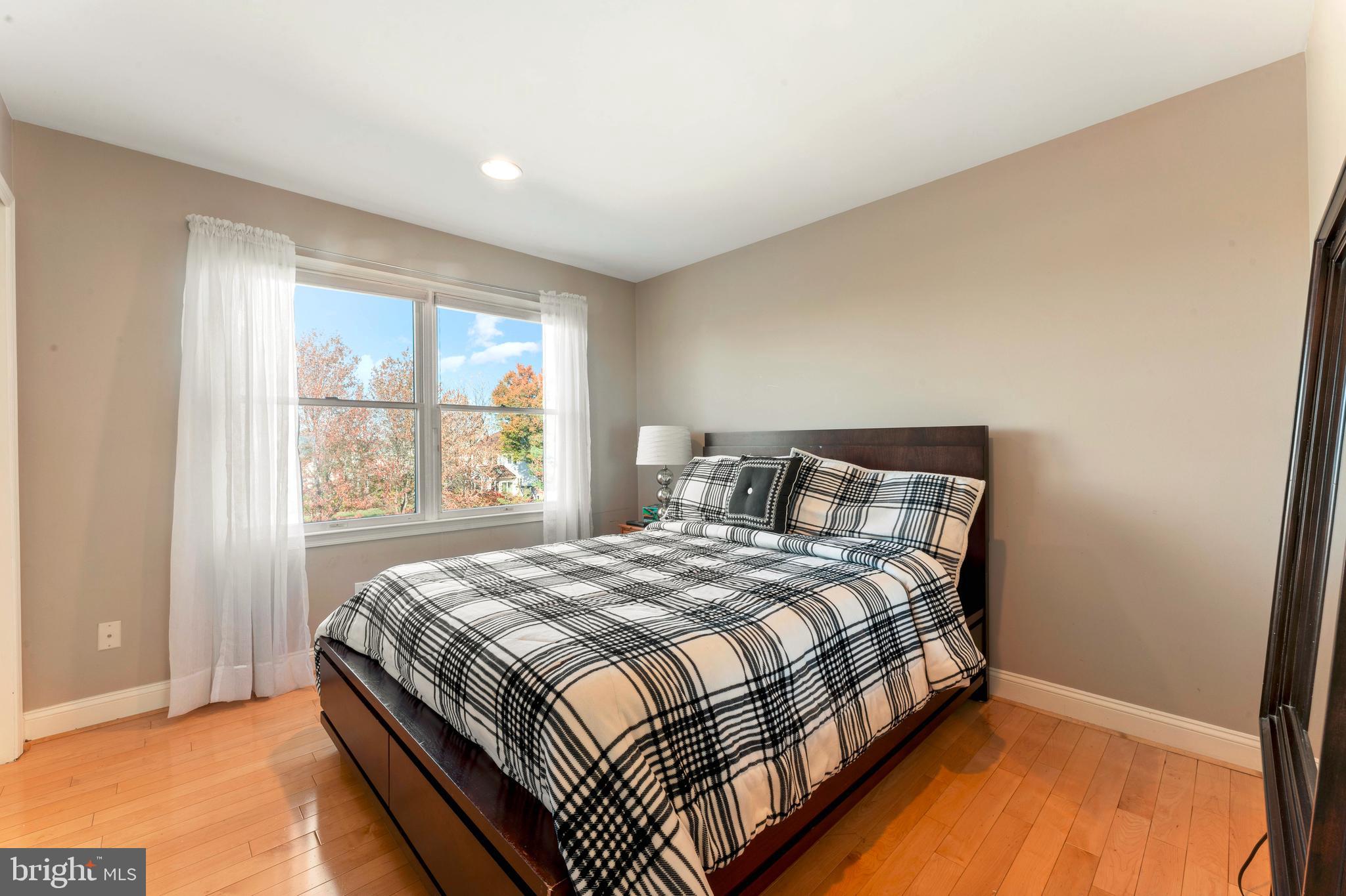 NORTHAMPTON CHASE - Residential