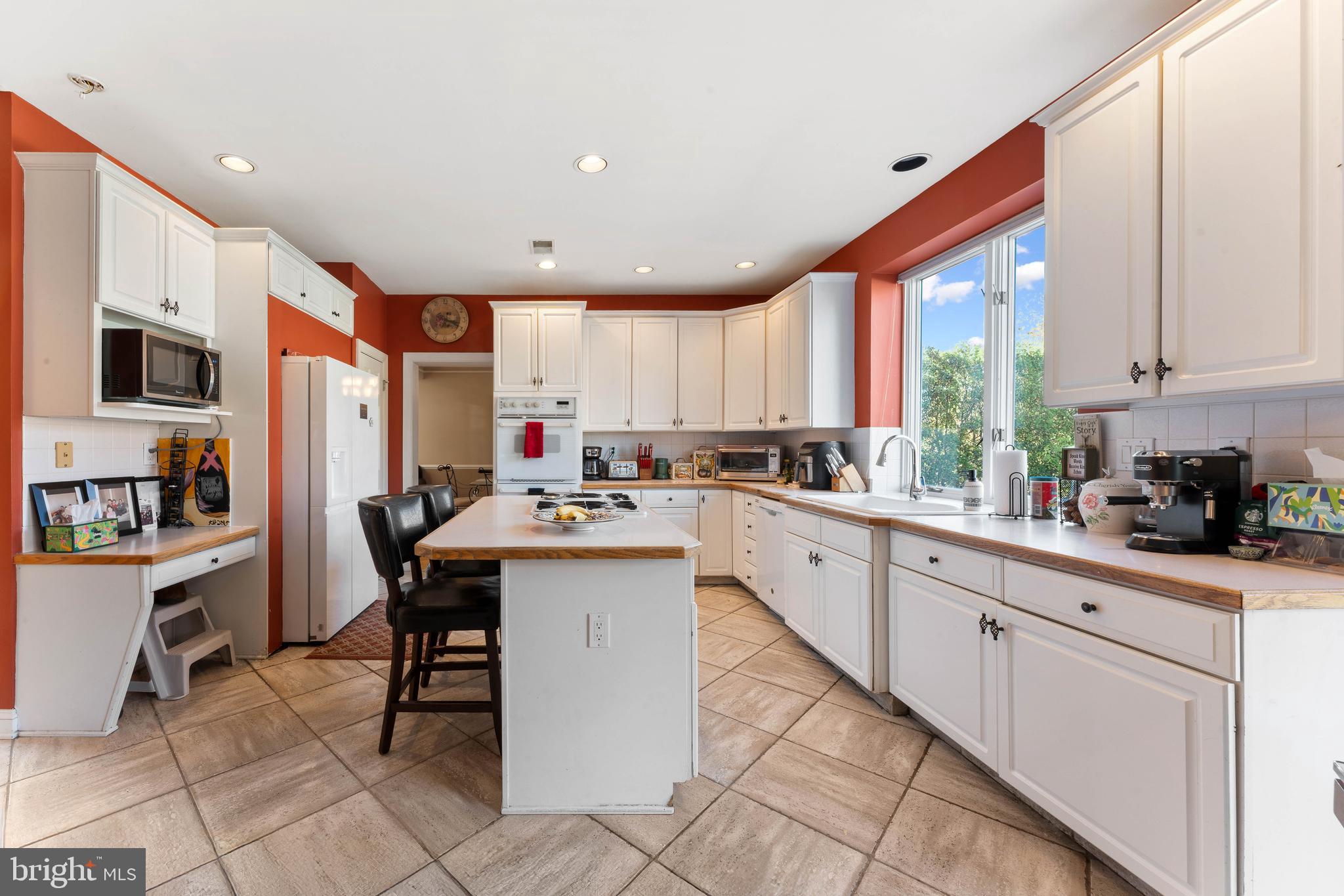 NORTHAMPTON CHASE - Residential