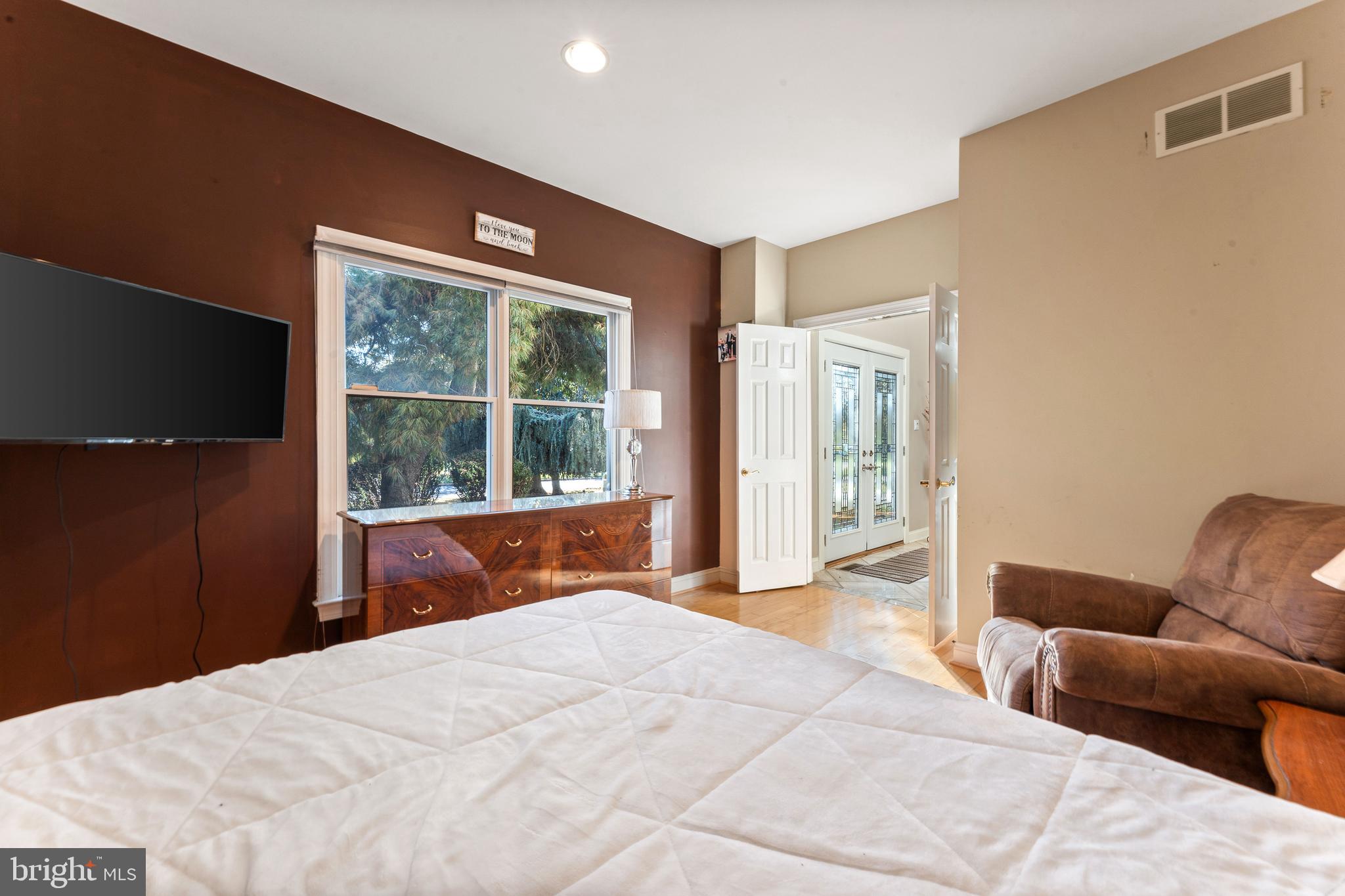 NORTHAMPTON CHASE - Residential