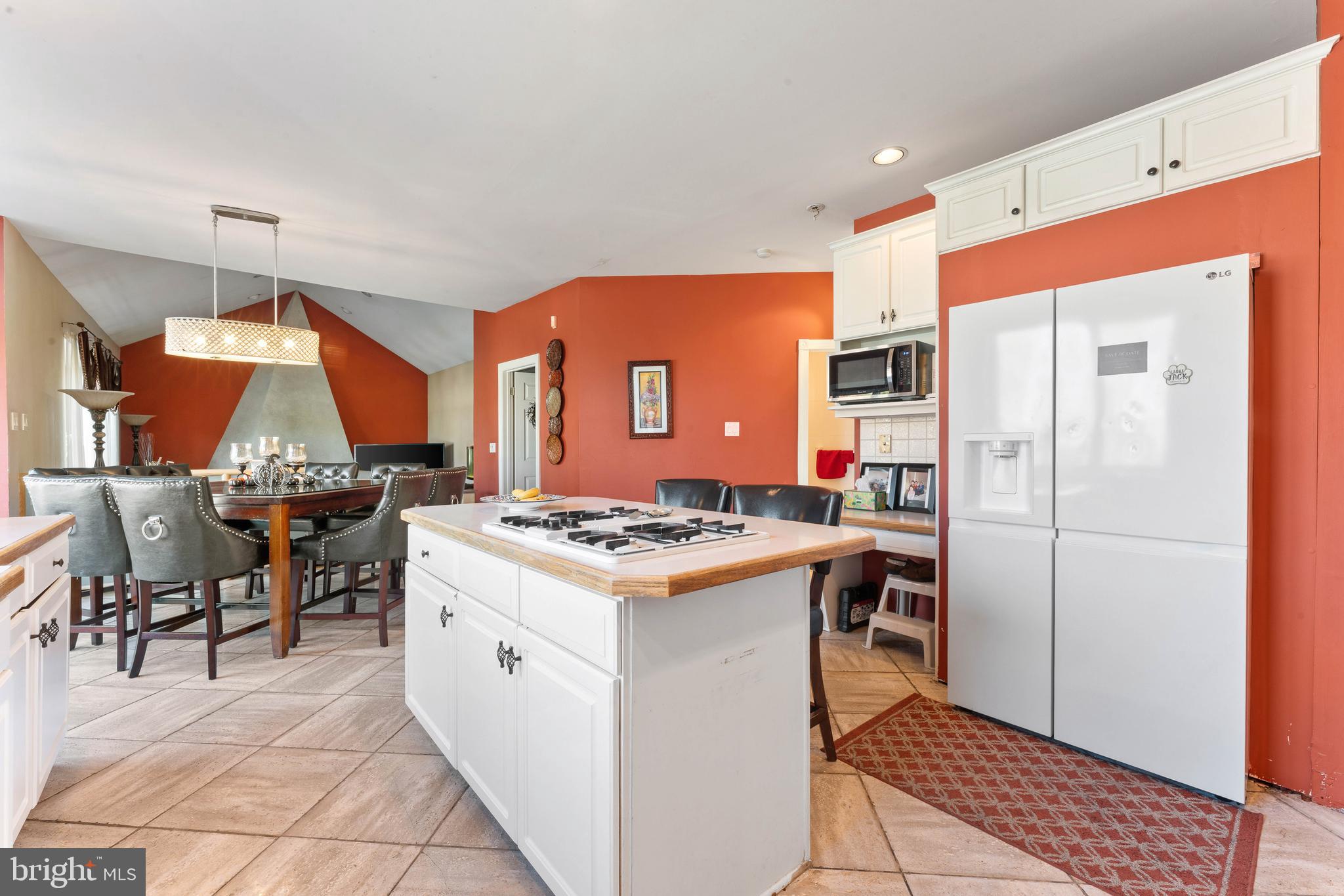 NORTHAMPTON CHASE - Residential