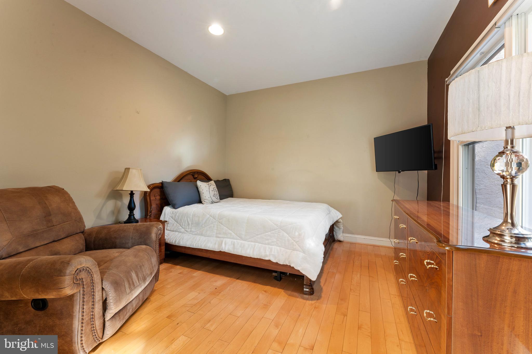 NORTHAMPTON CHASE - Residential