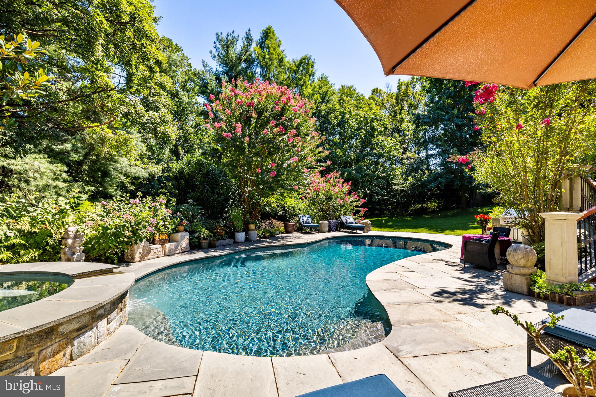 GLADWYNE - Residential