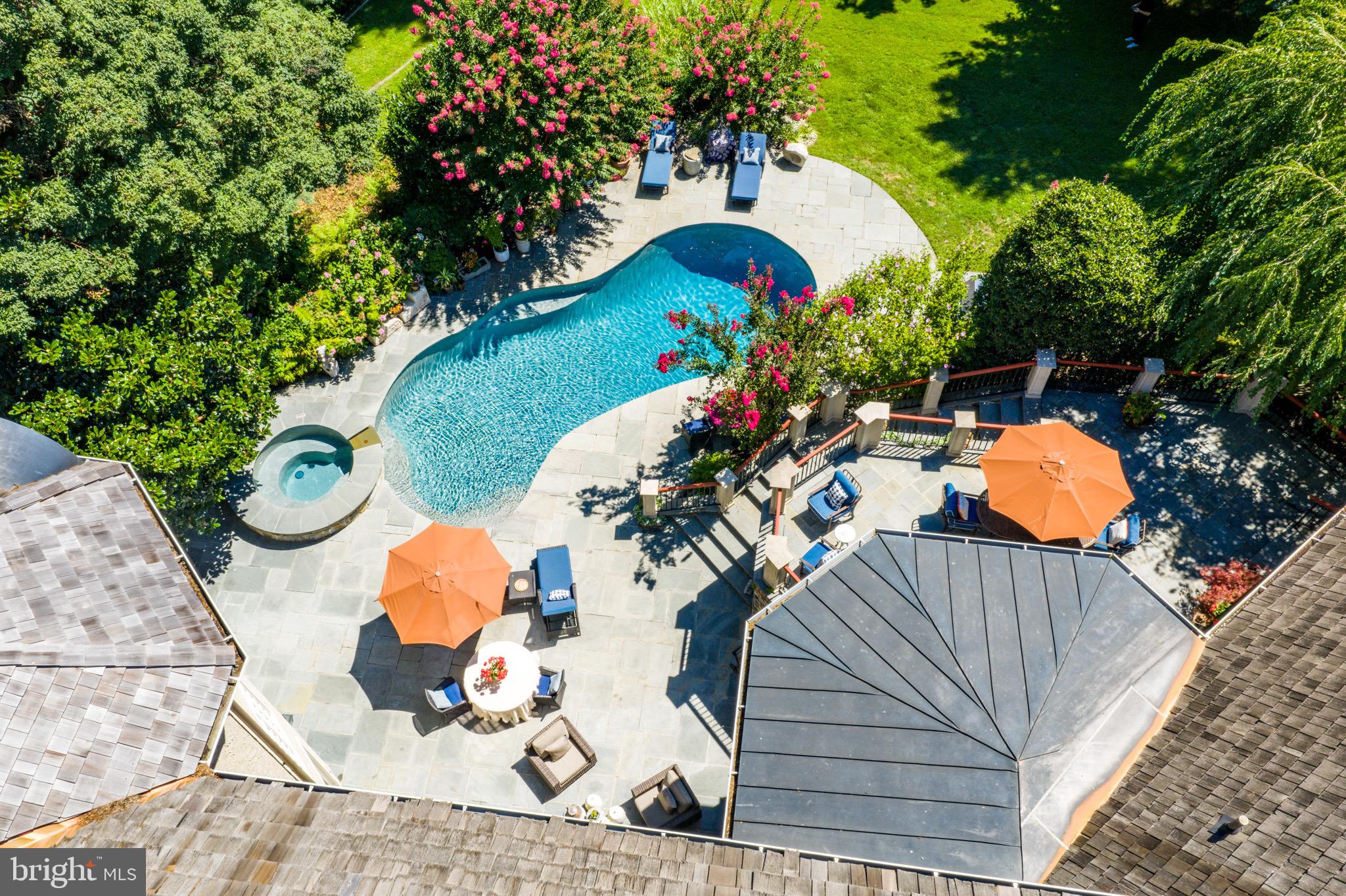 GLADWYNE - Residential