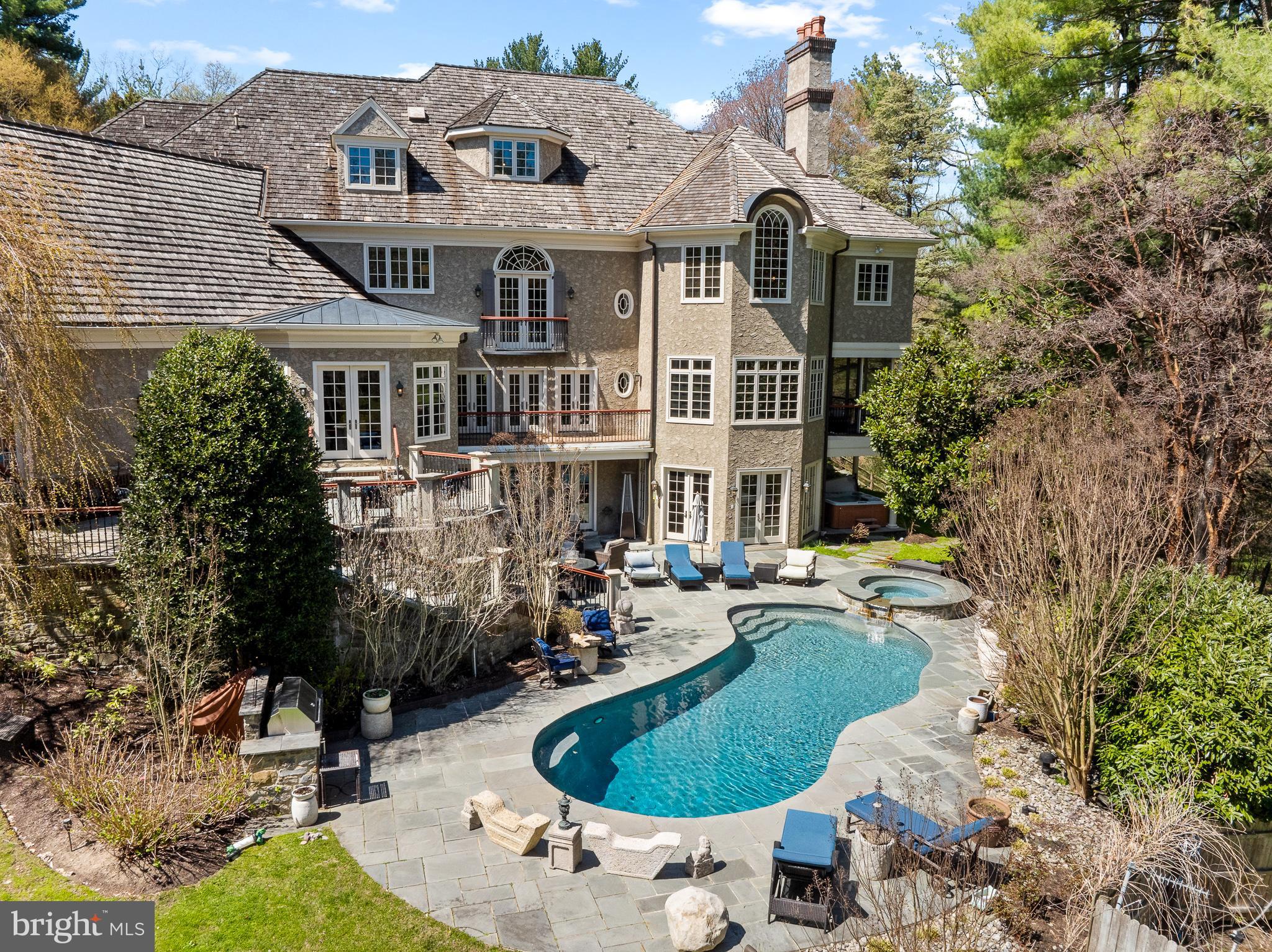 GLADWYNE - Residential