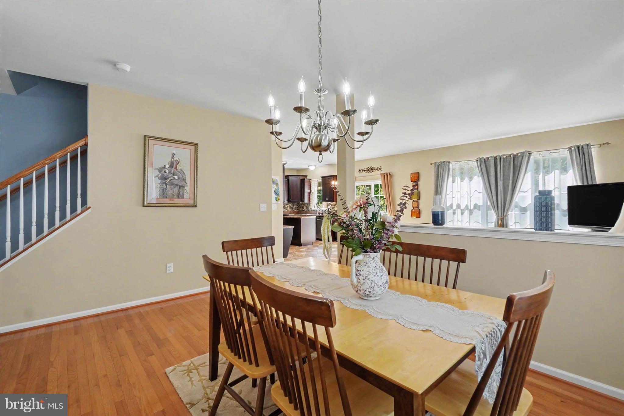 2570 CARRIAGE LANE