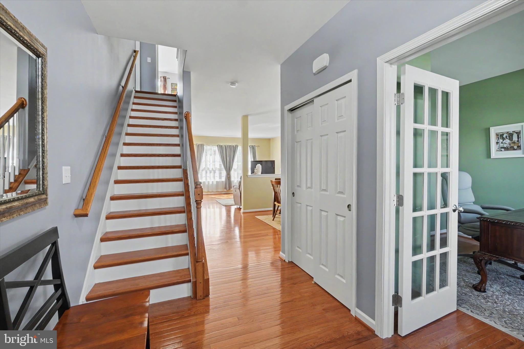 2570 CARRIAGE LANE