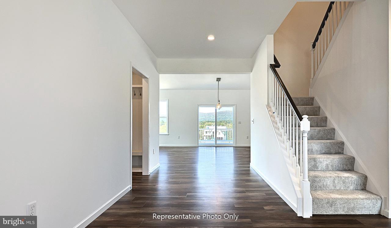 MOUNTAIN VIEW ESTATES - Residential