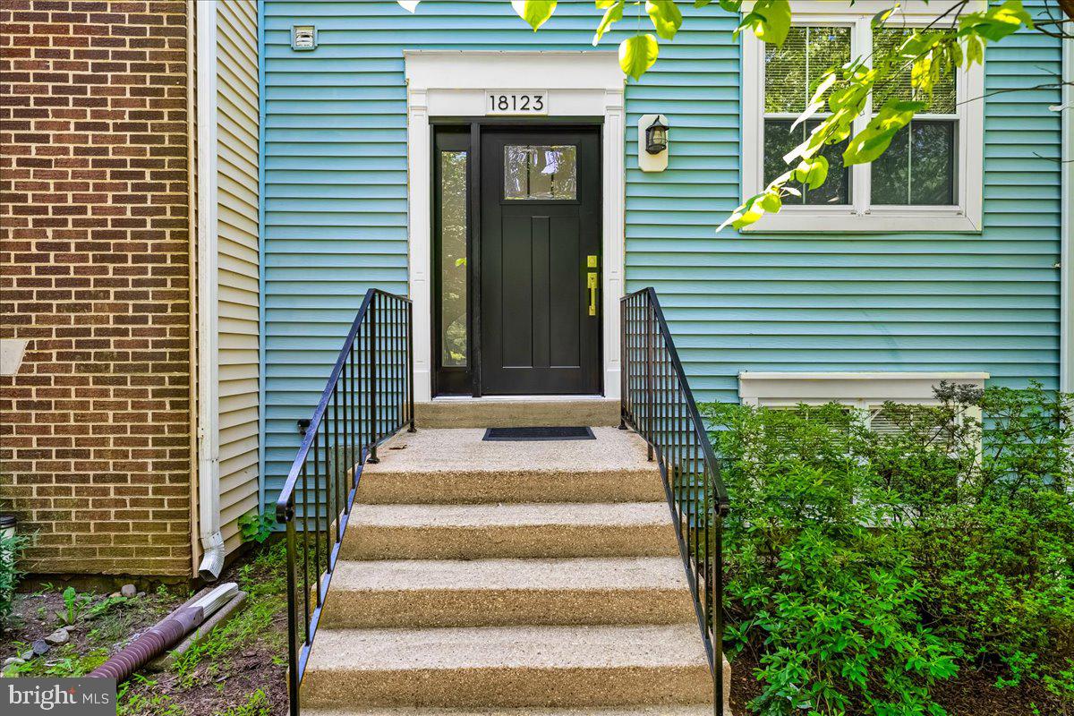 18123 HOMELAND DRIVE