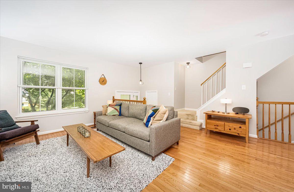 18123 HOMELAND DRIVE