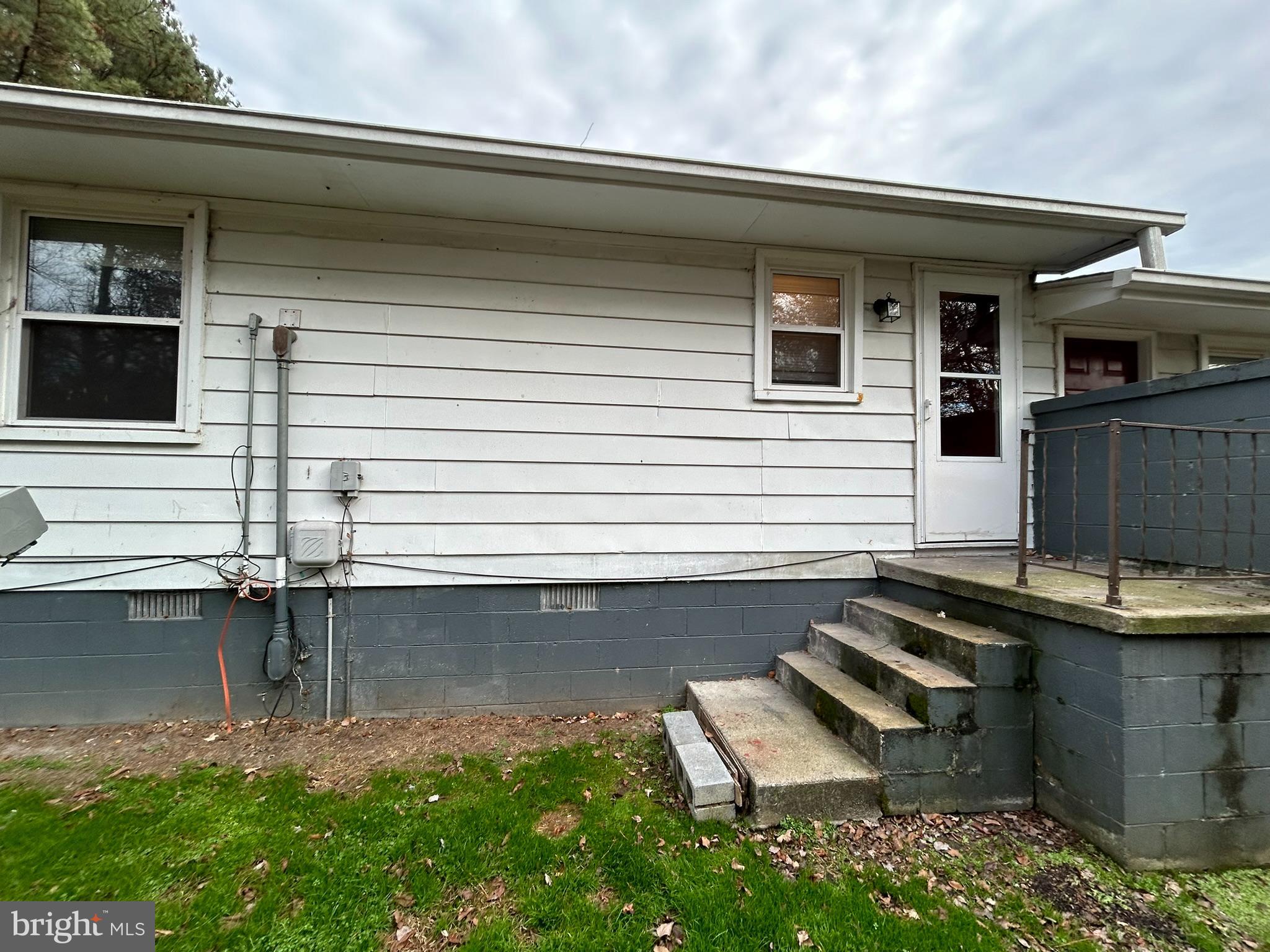 TOWN OF LOUISA - Residential Lease