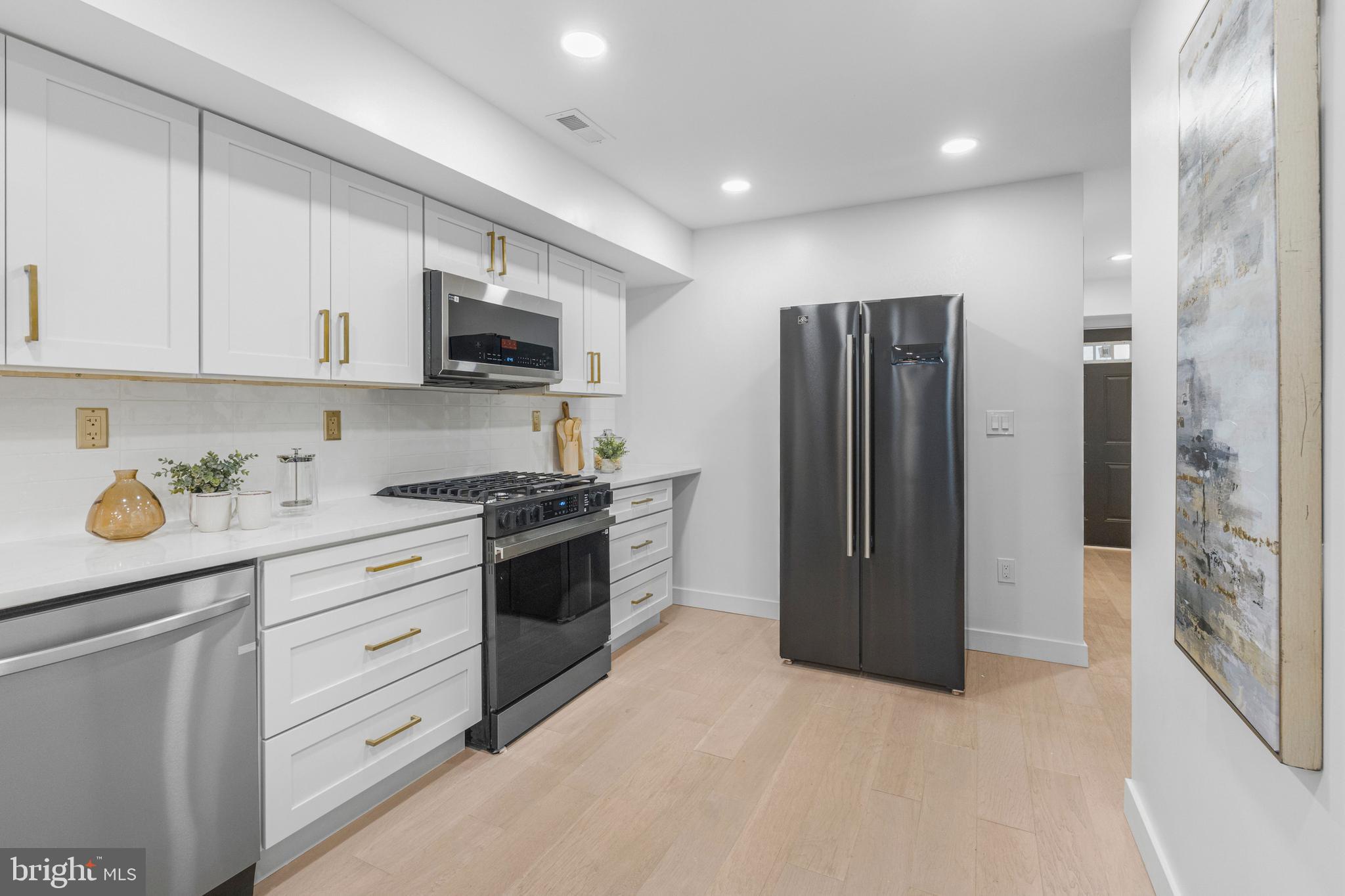 BROADWAY EAST - Residential