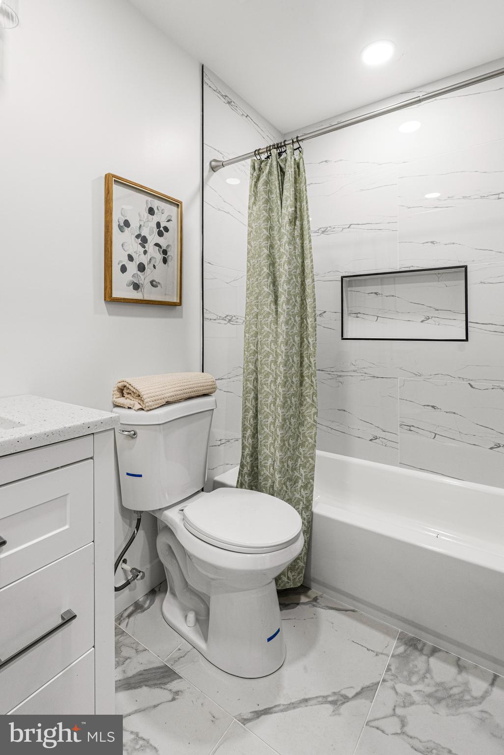 BROADWAY EAST - Residential