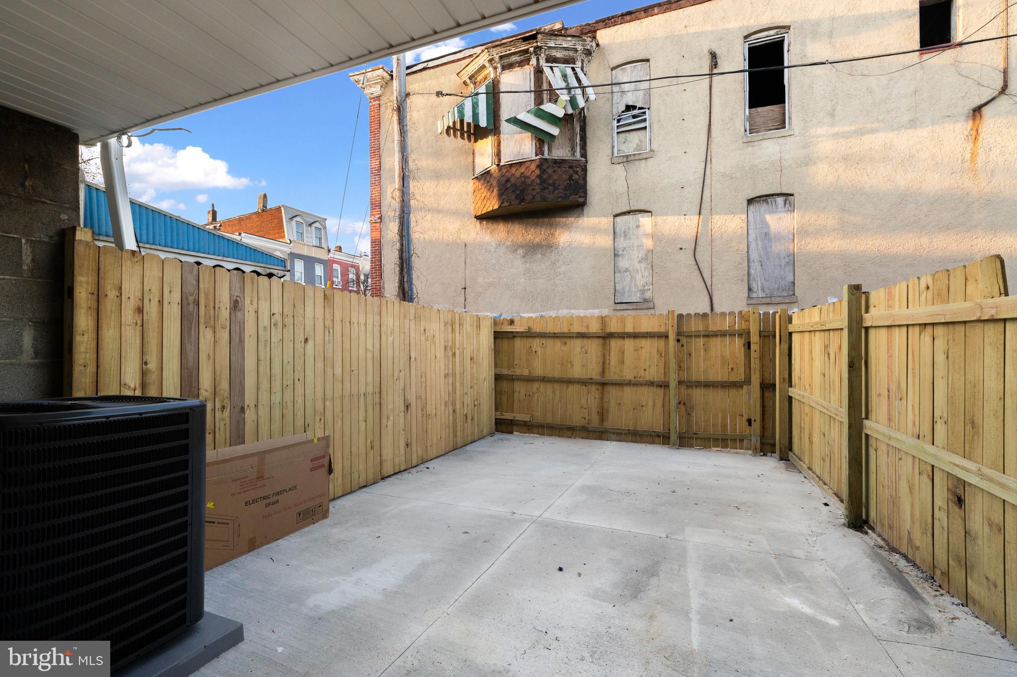 BROADWAY EAST - Residential