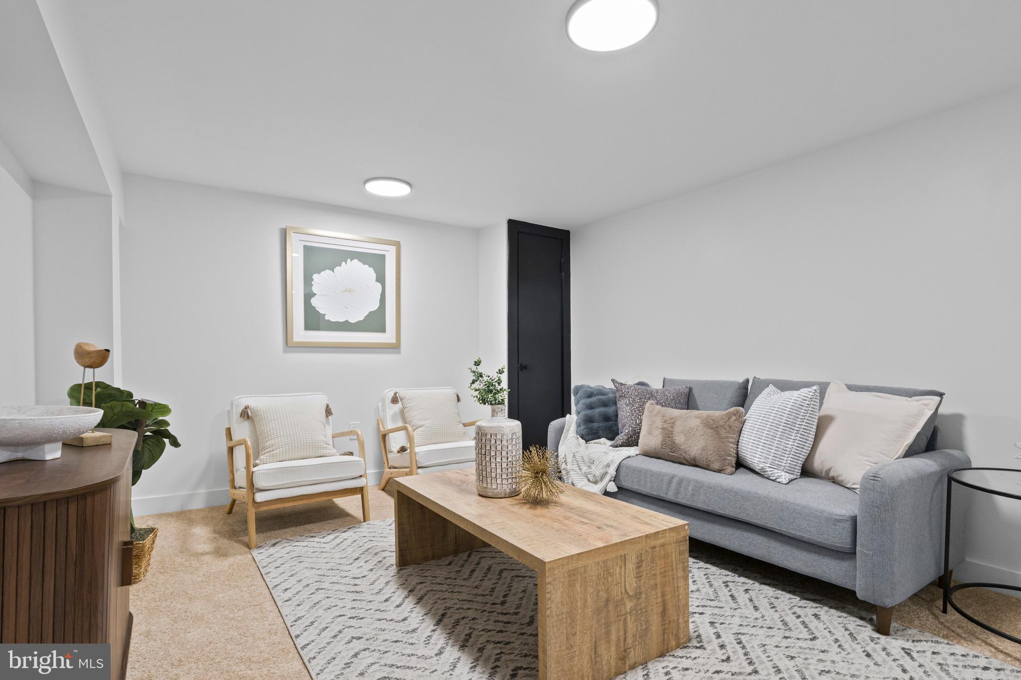 BROADWAY EAST - Residential