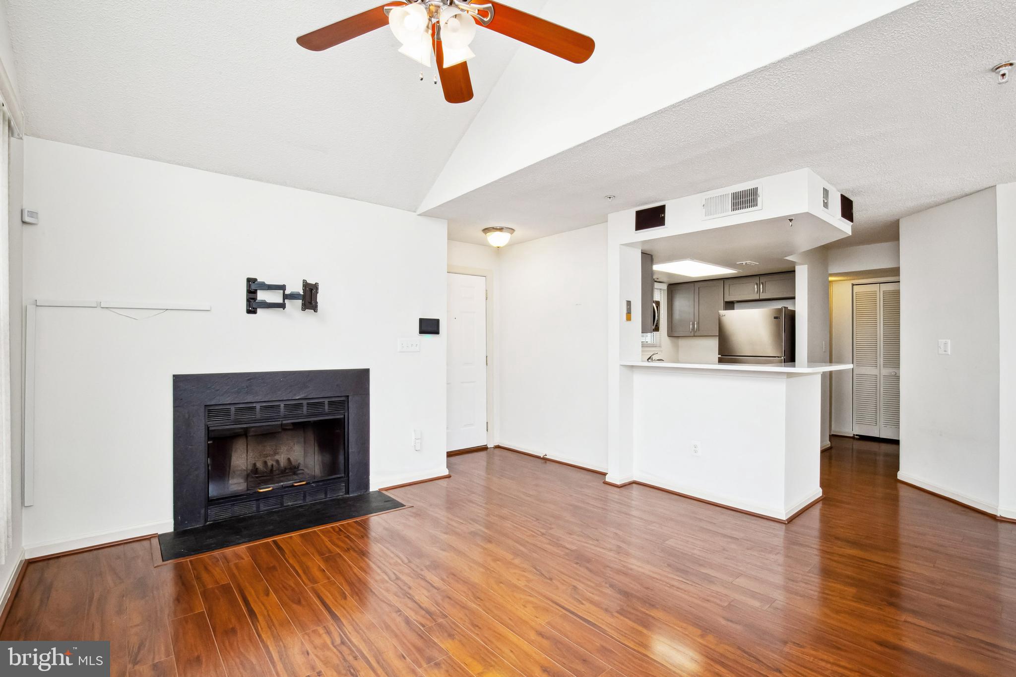 VISTAS AT LAUREL LAKES - Residential