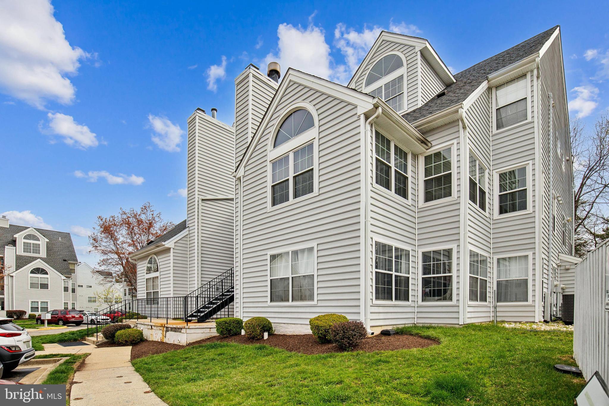 VISTAS AT LAUREL LAKES - Residential