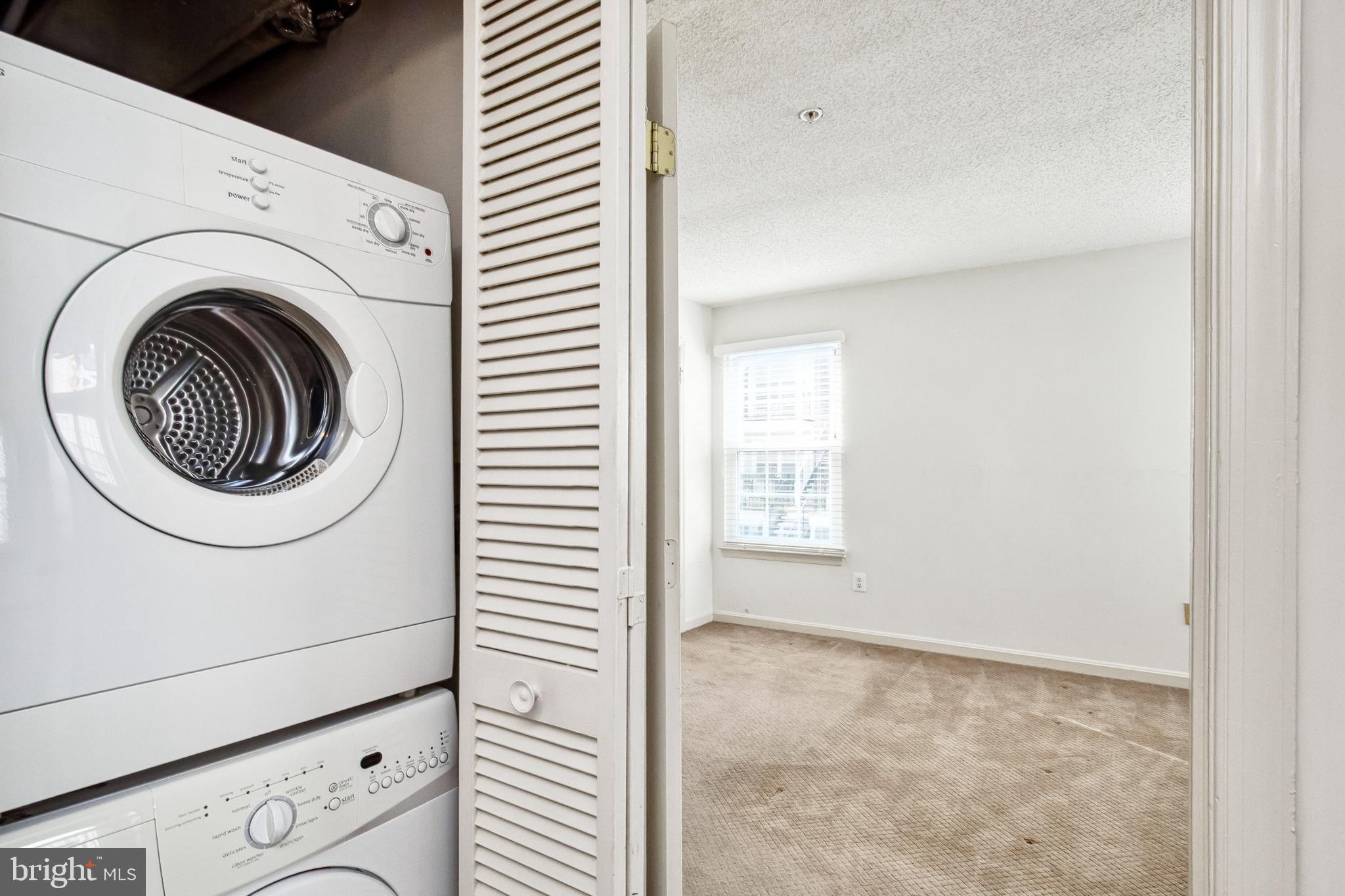 VISTAS AT LAUREL LAKES - Residential