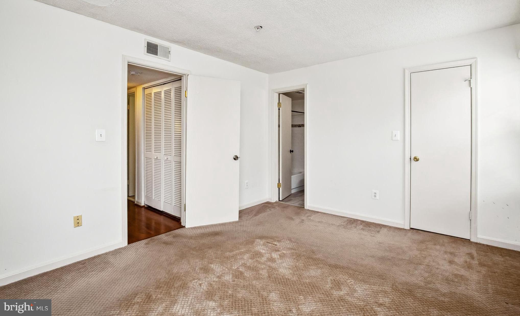 VISTAS AT LAUREL LAKES - Residential