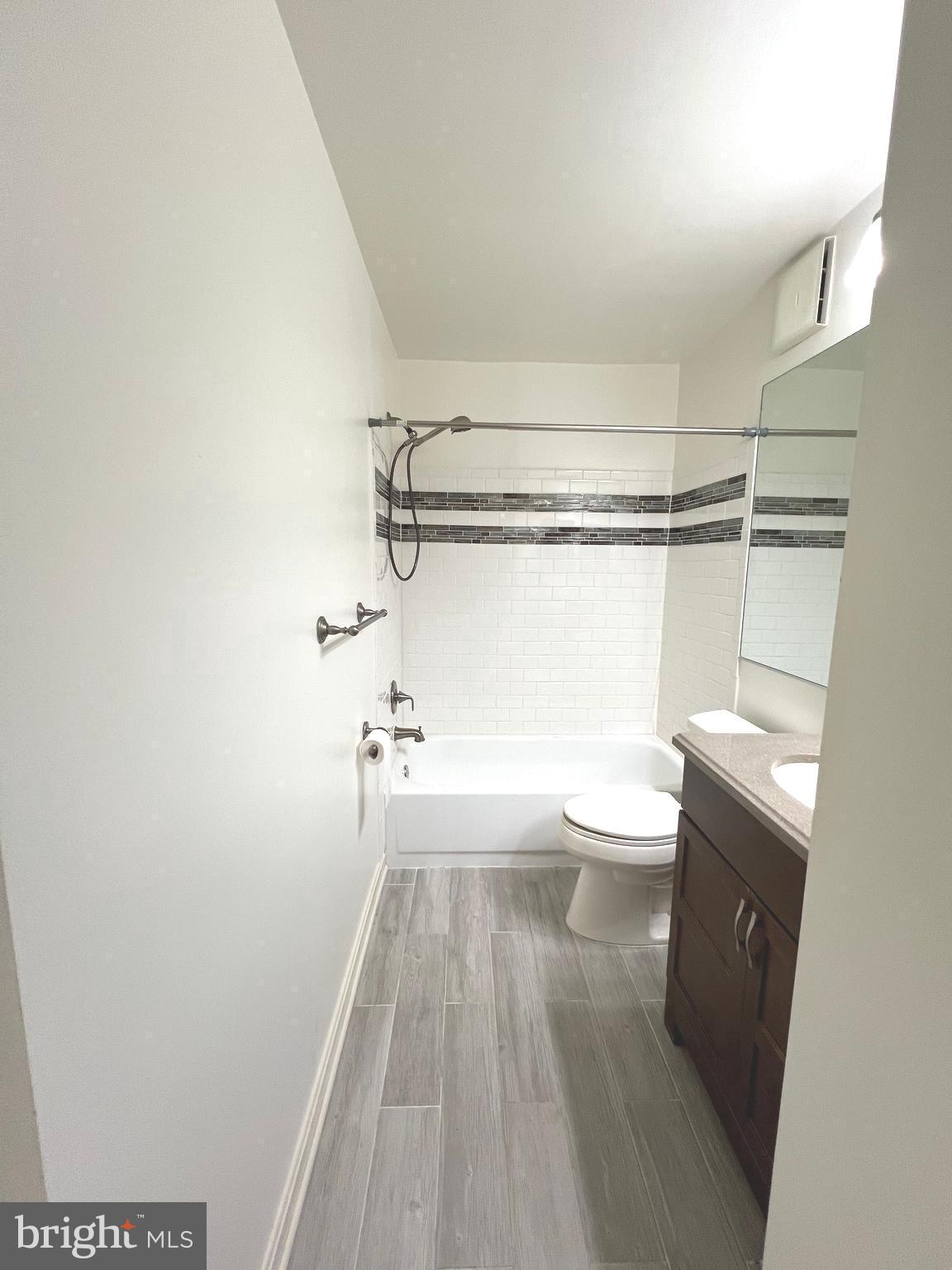 VISTAS AT LAUREL LAKES - Residential