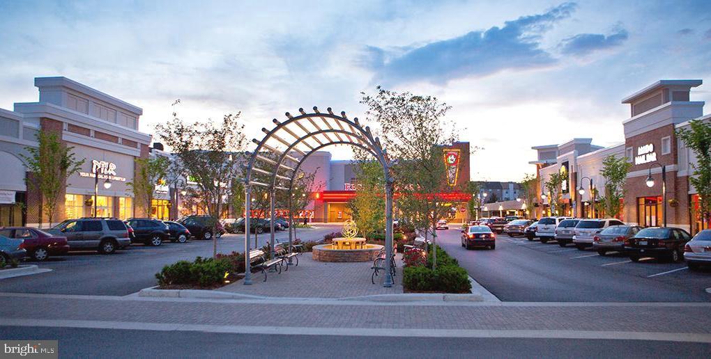 VISTAS AT LAUREL LAKES - Residential