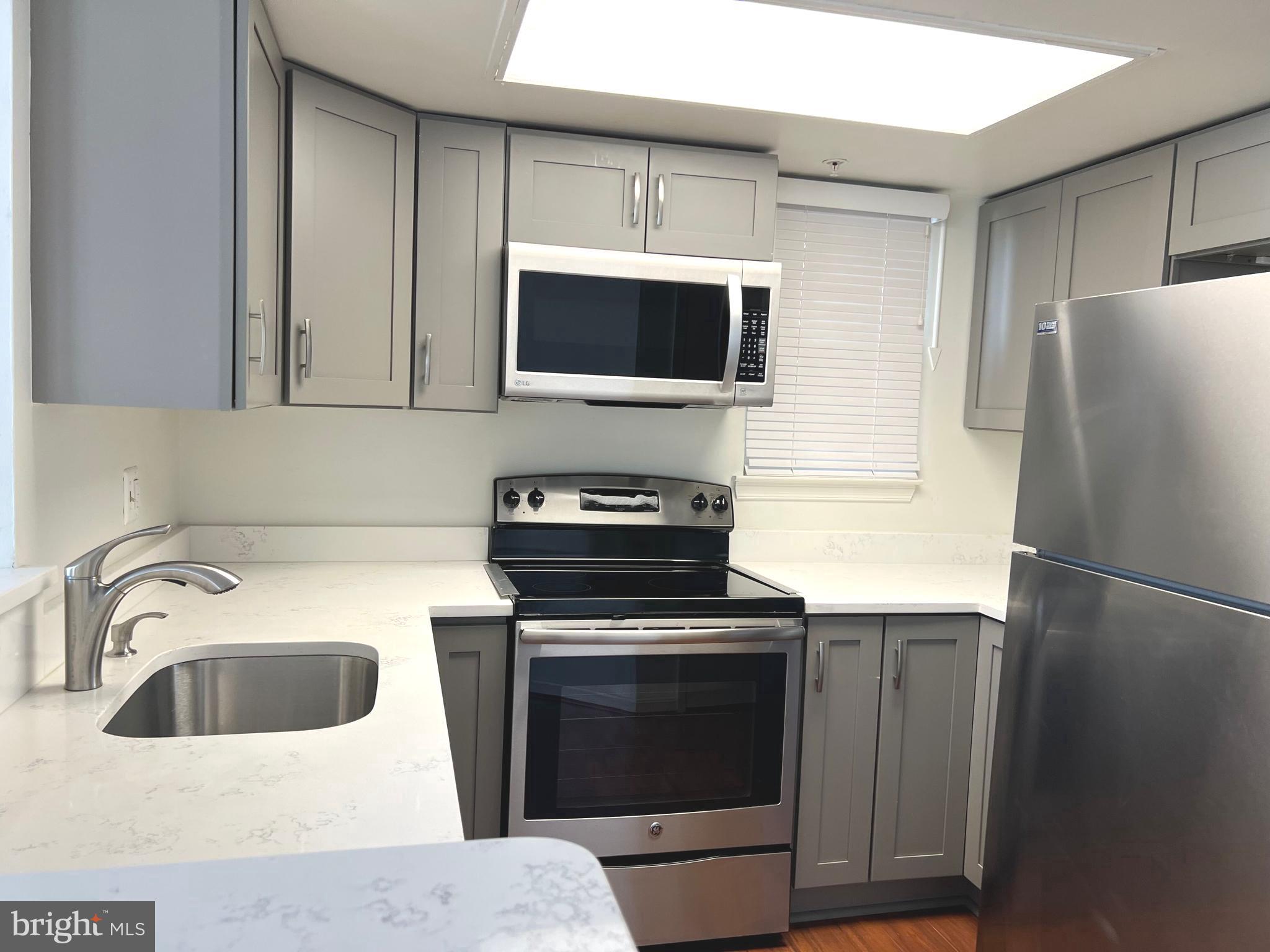 VISTAS AT LAUREL LAKES - Residential