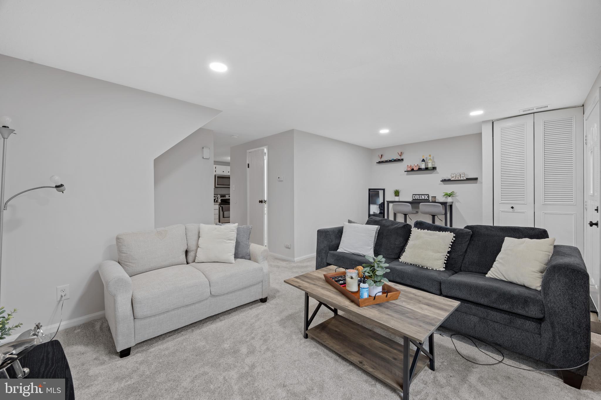 2702 GREENWOOD DRIVE