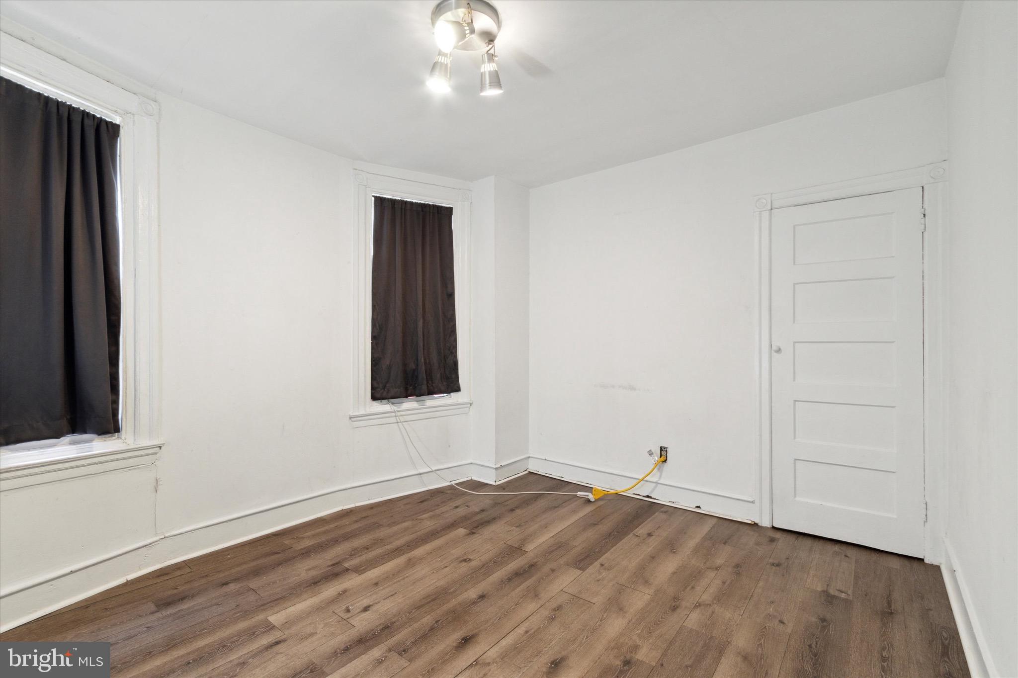 FERN ROCK - Residential Lease