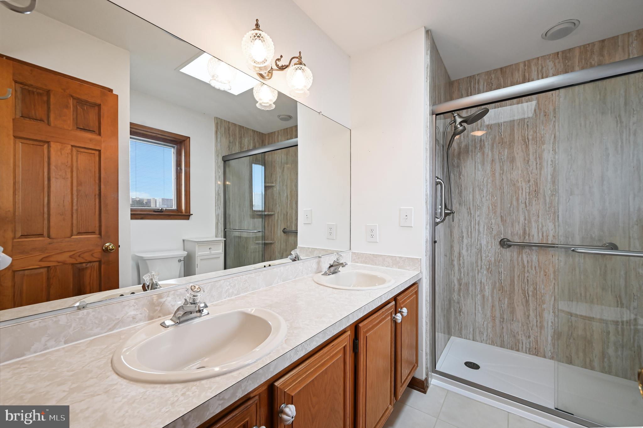 CAINE KEYS II - Residential