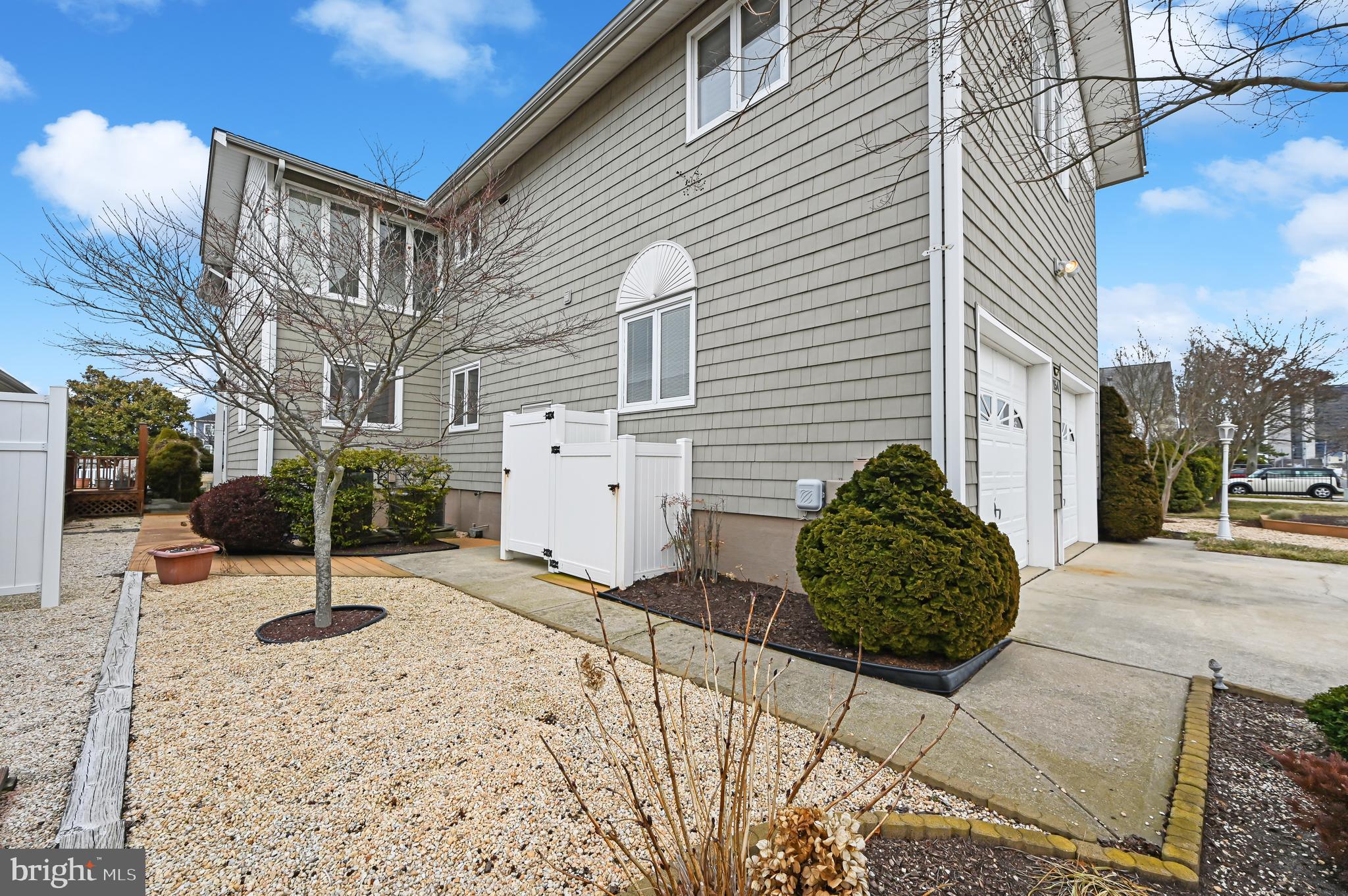 CAINE KEYS II - Residential