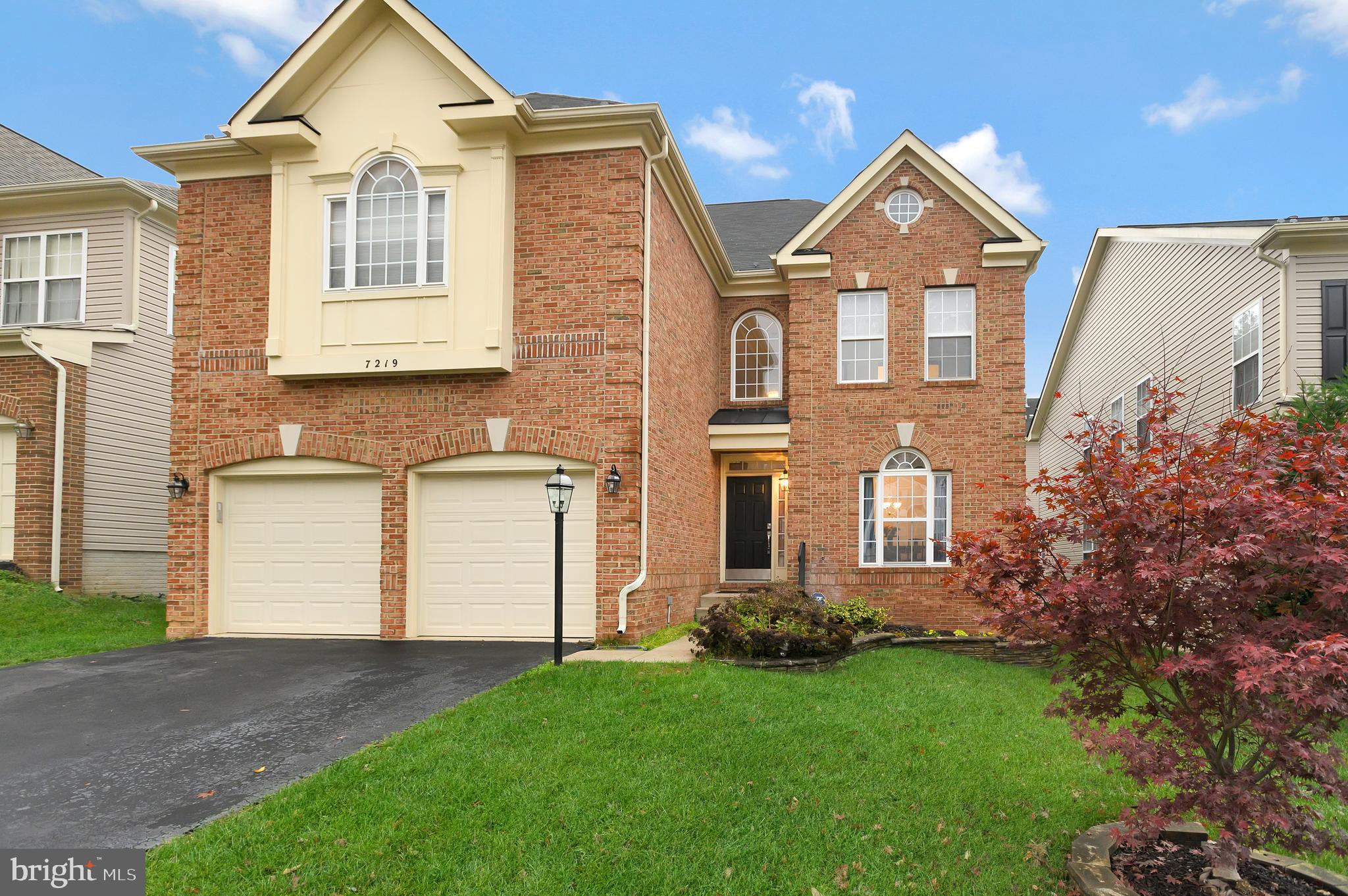 LYNDAM HILL - Residential