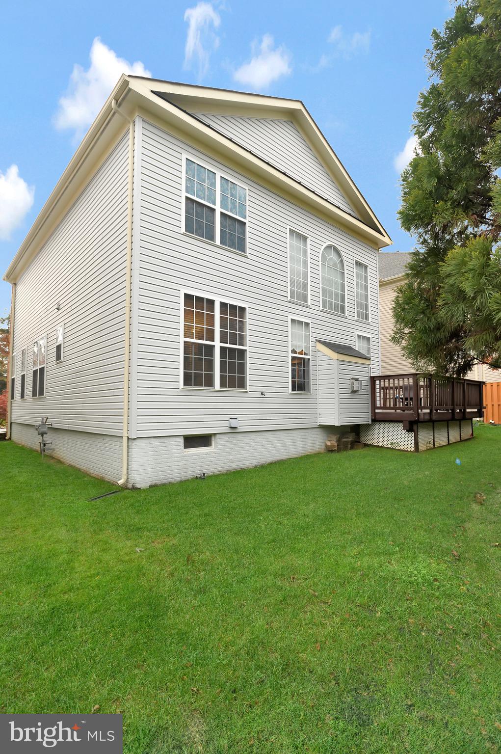 LYNDAM HILL - Residential