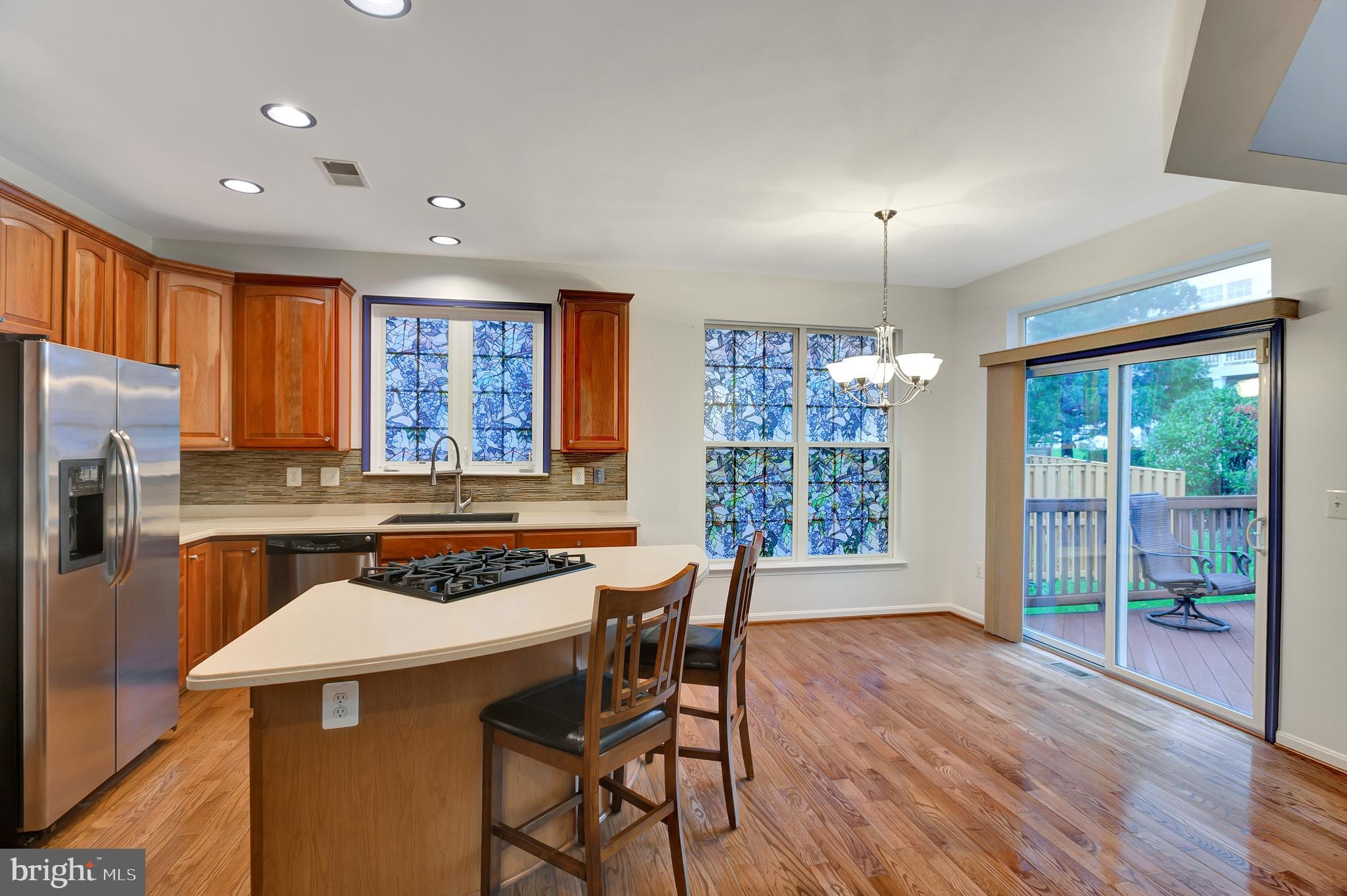 LYNDAM HILL - Residential