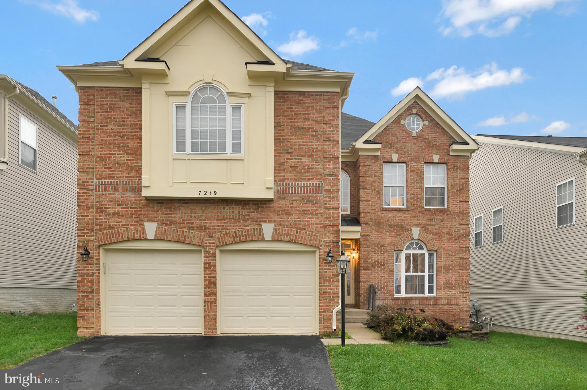 LYNDAM HILL - Residential