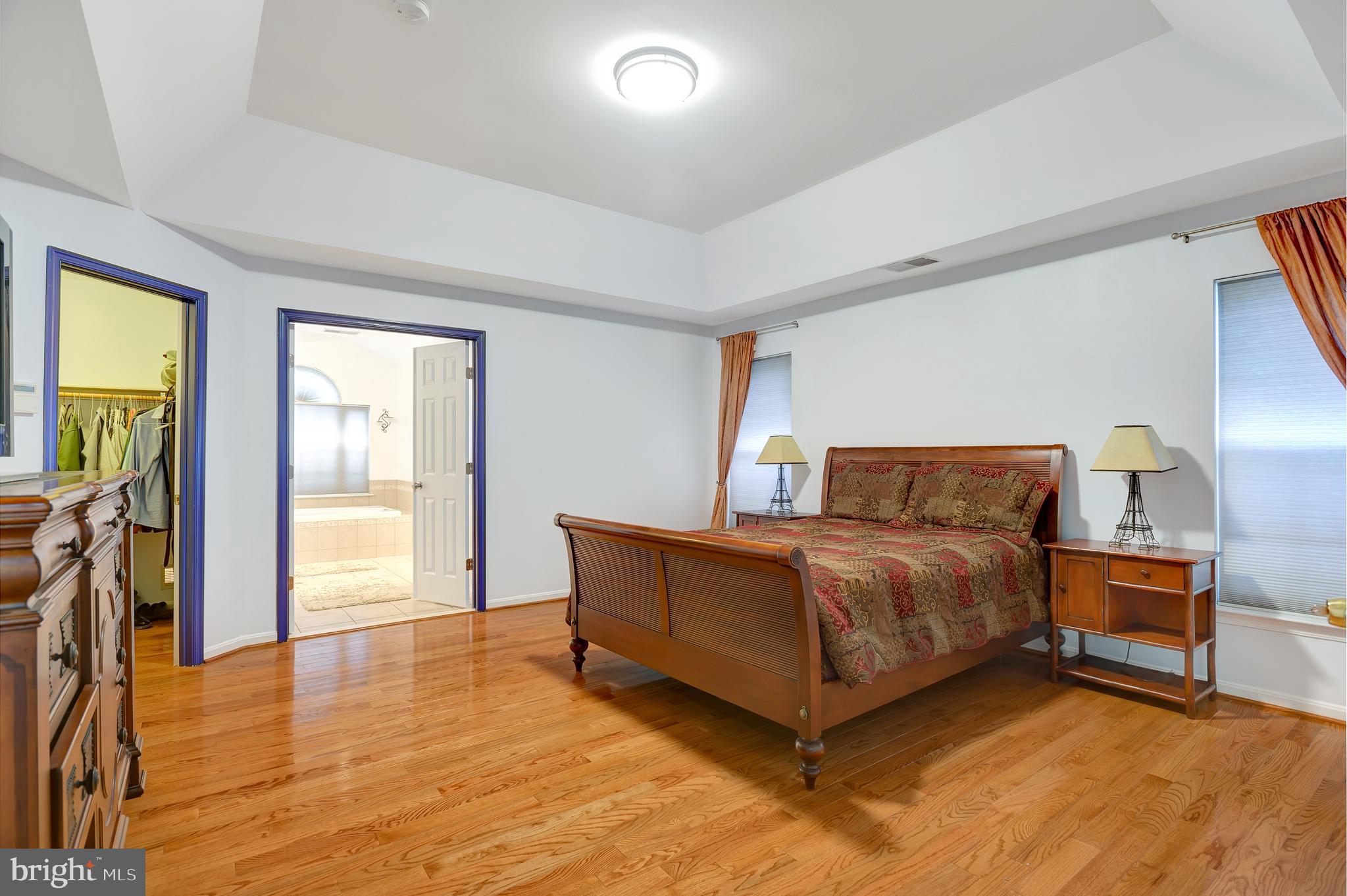 LYNDAM HILL - Residential