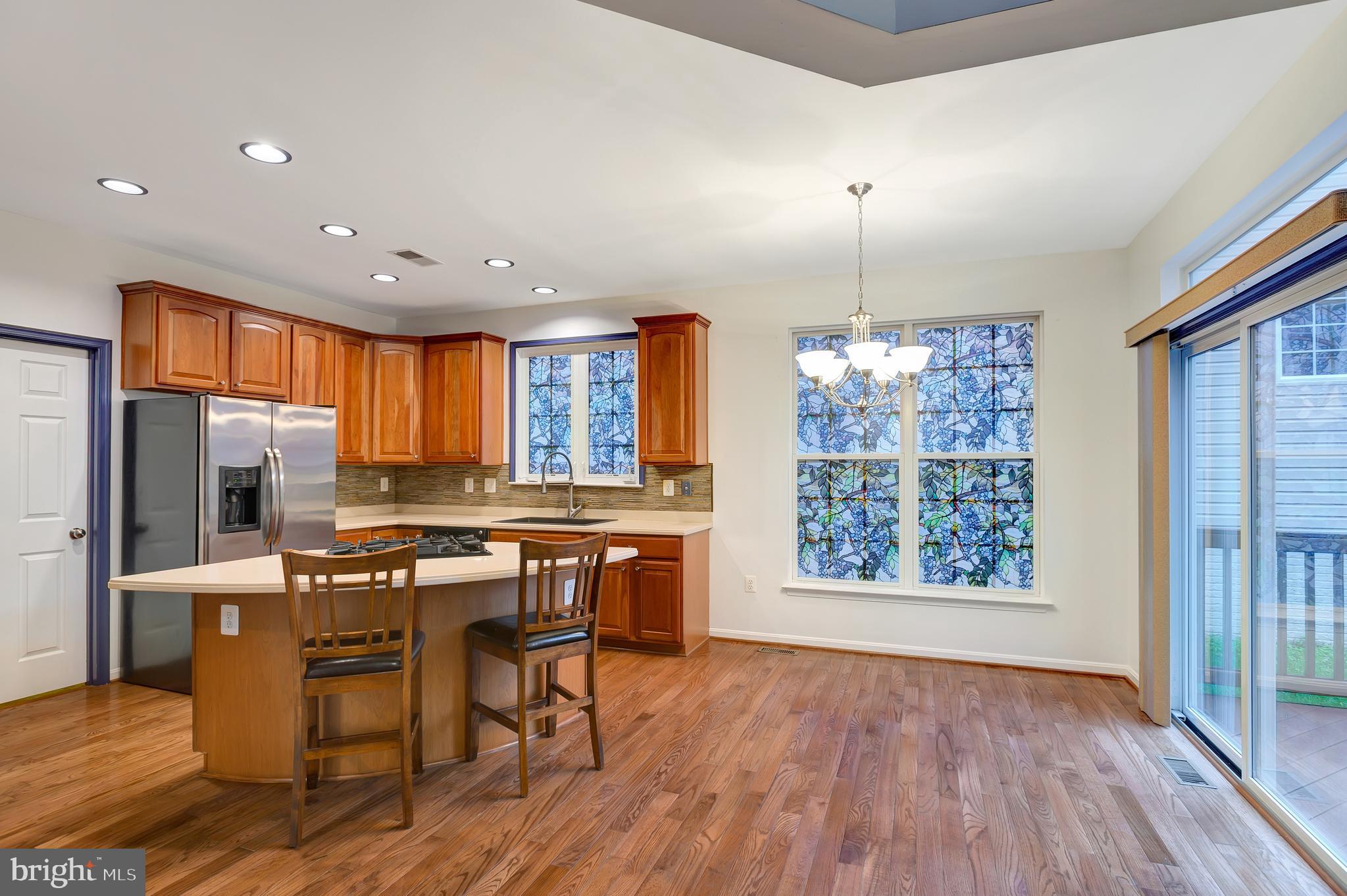 LYNDAM HILL - Residential