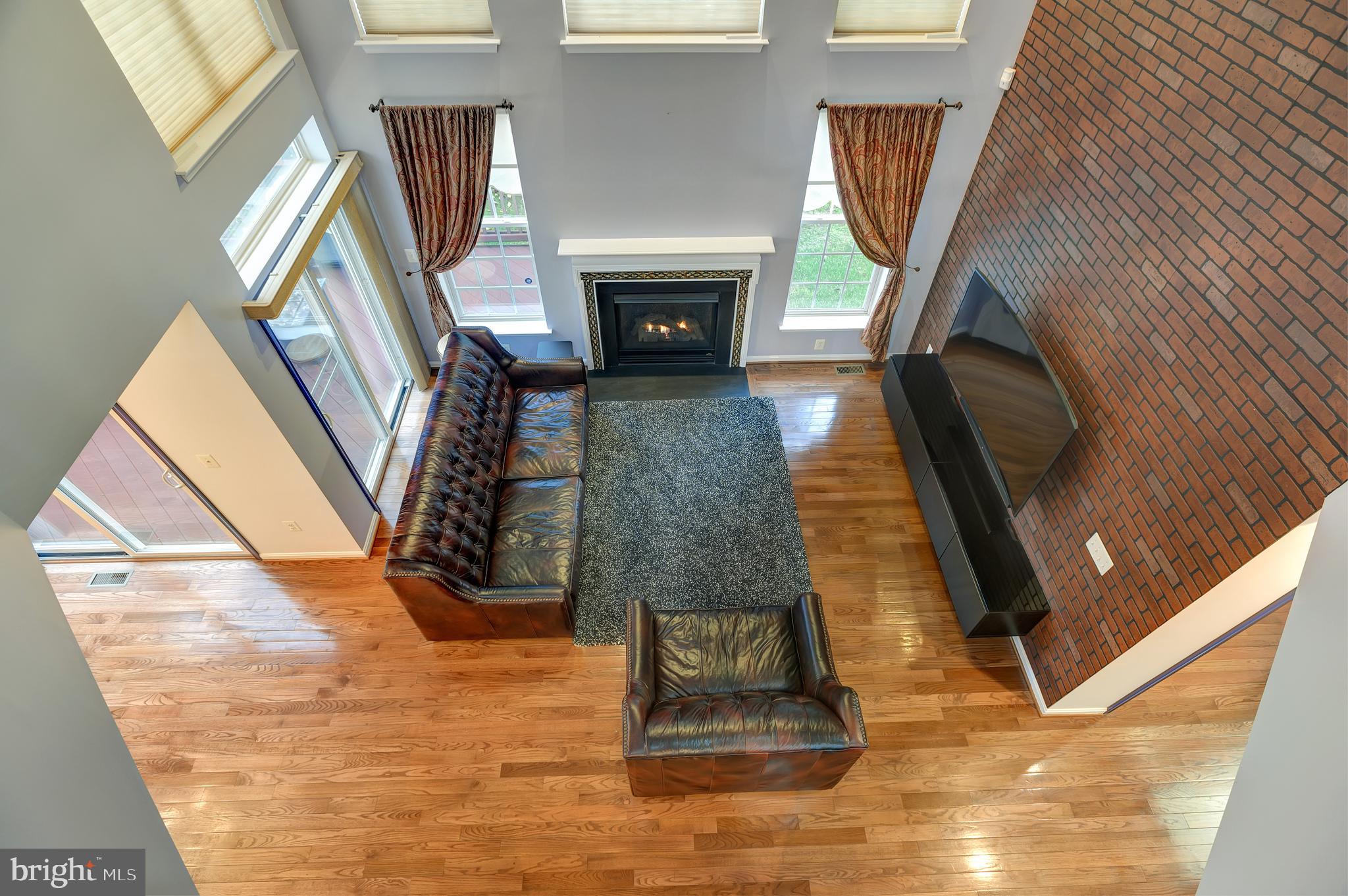 LYNDAM HILL - Residential