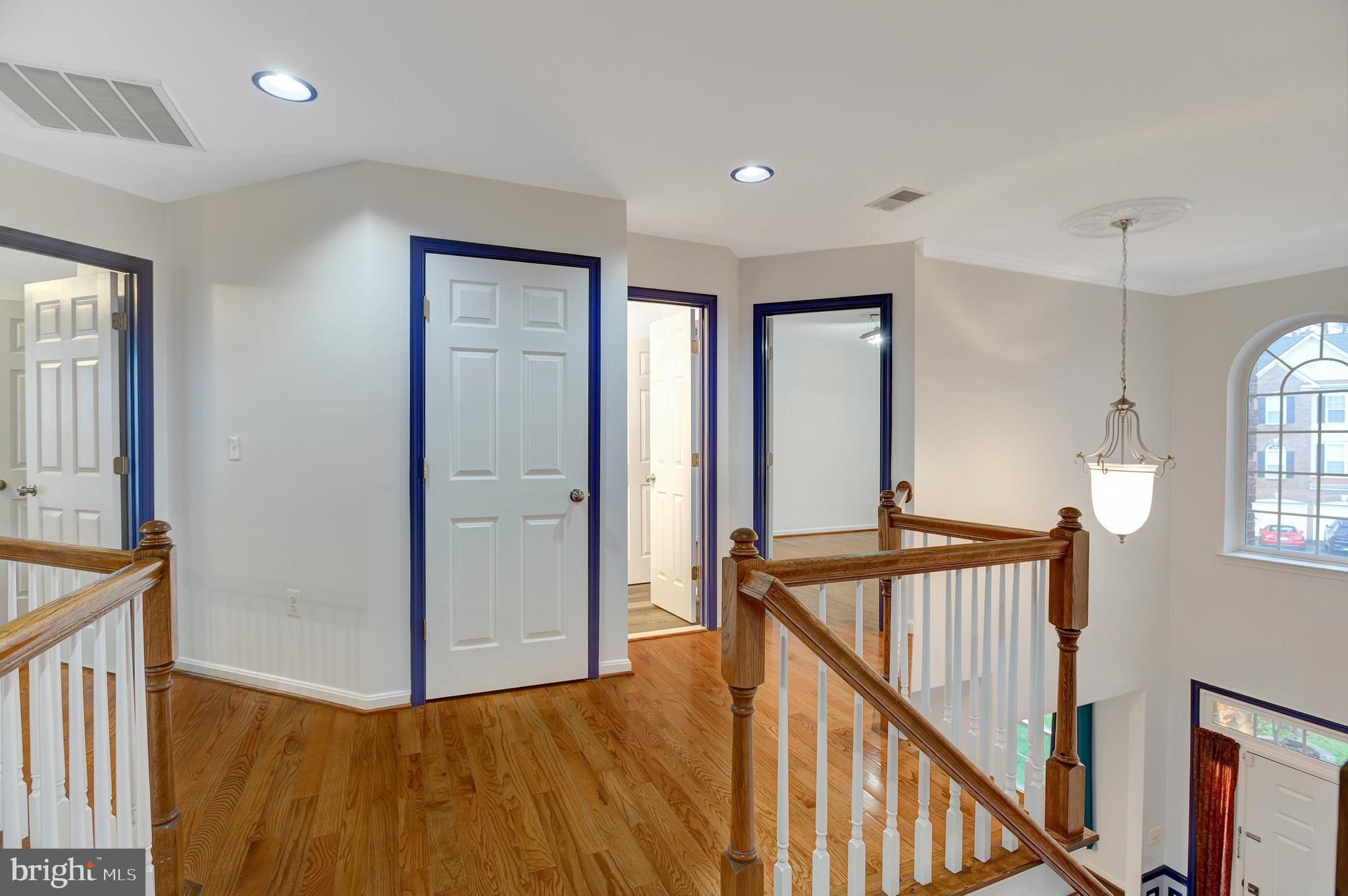 LYNDAM HILL - Residential