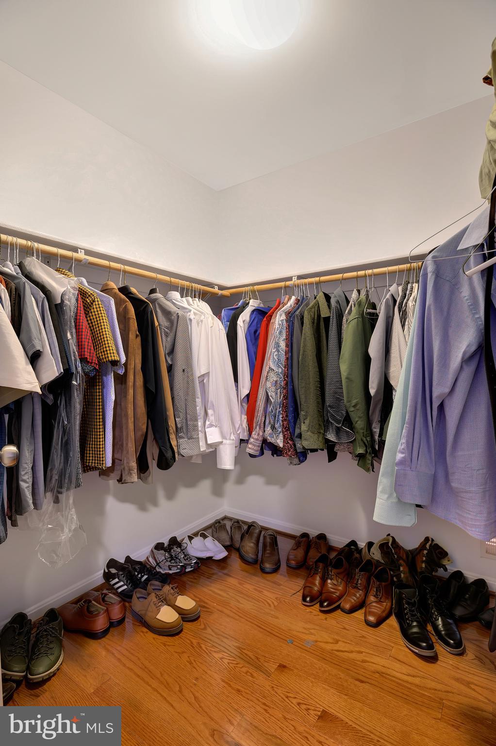 LYNDAM HILL - Residential