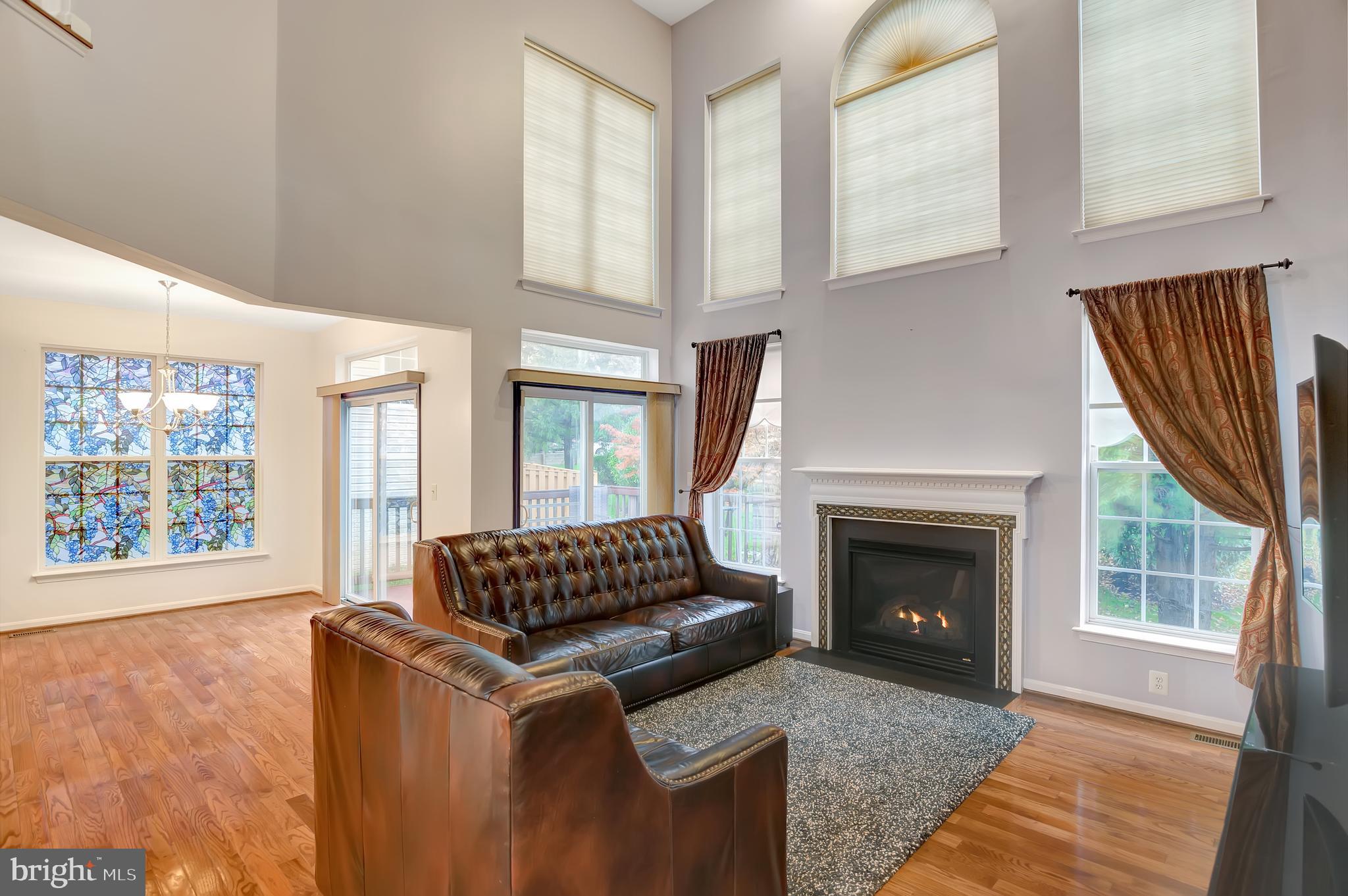 LYNDAM HILL - Residential