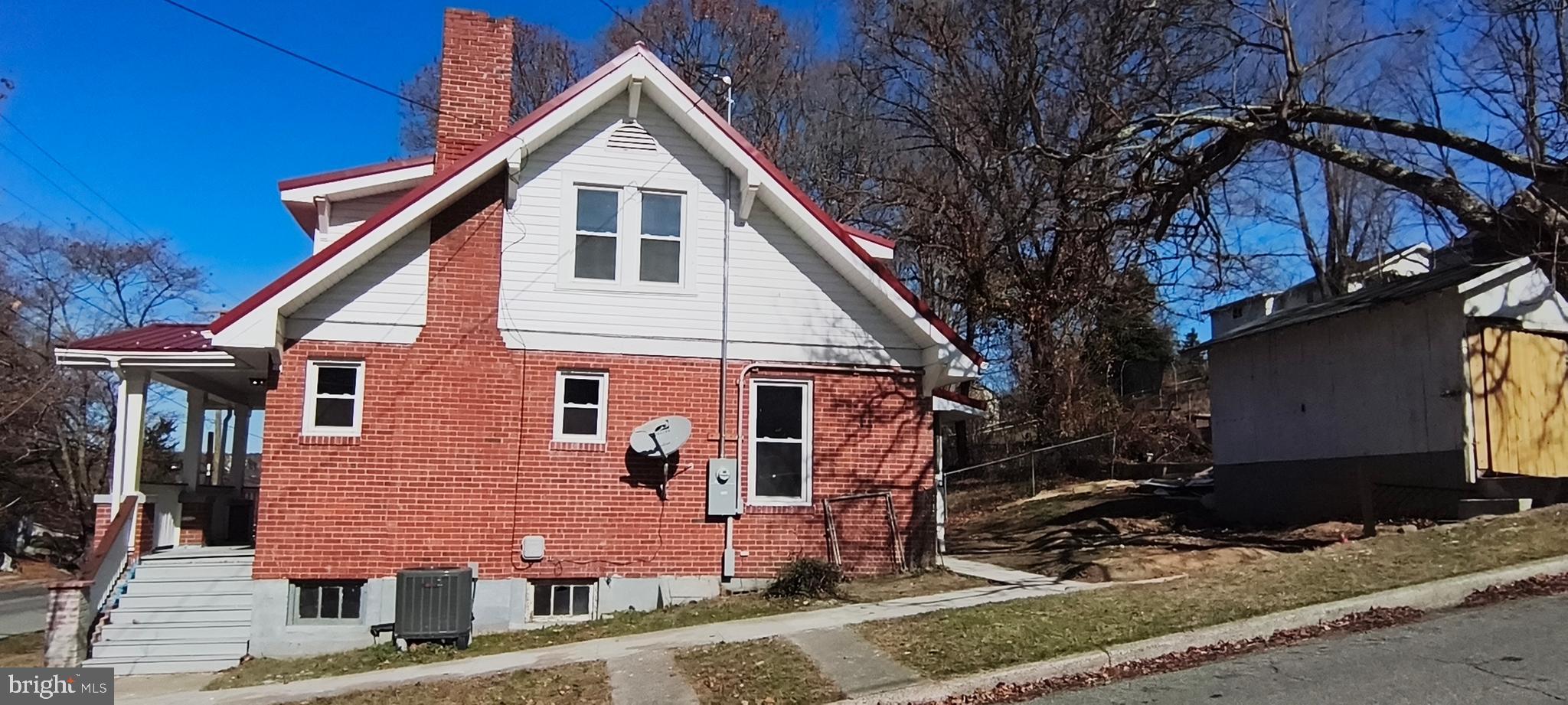 221 S WASHINGTON AVENUE