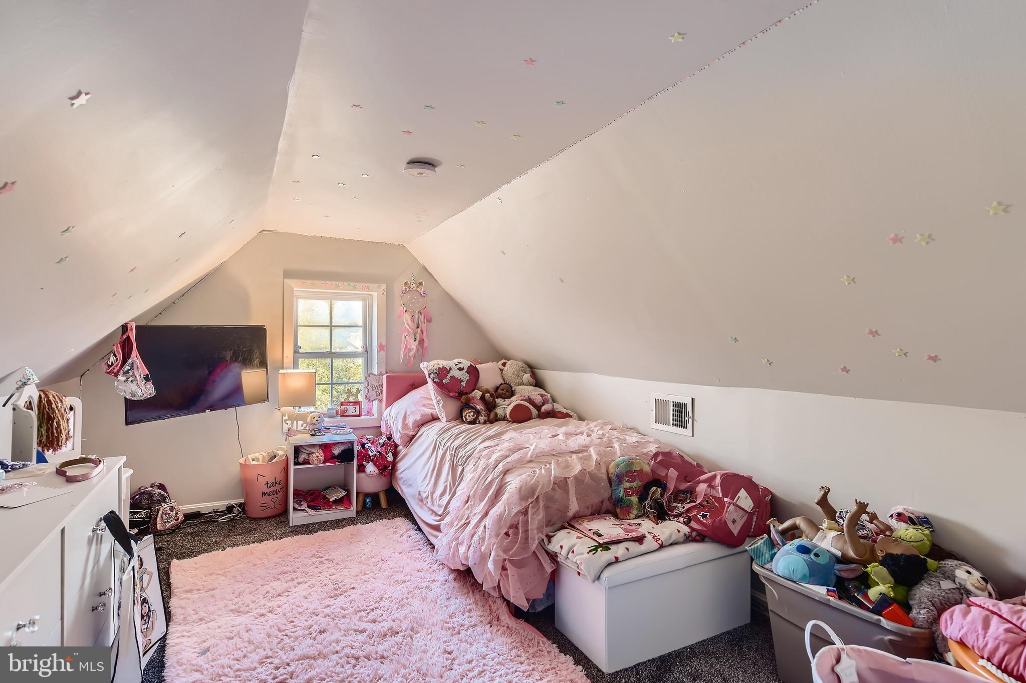 LAURAVILLE HISTORIC DISTRICT - Residential