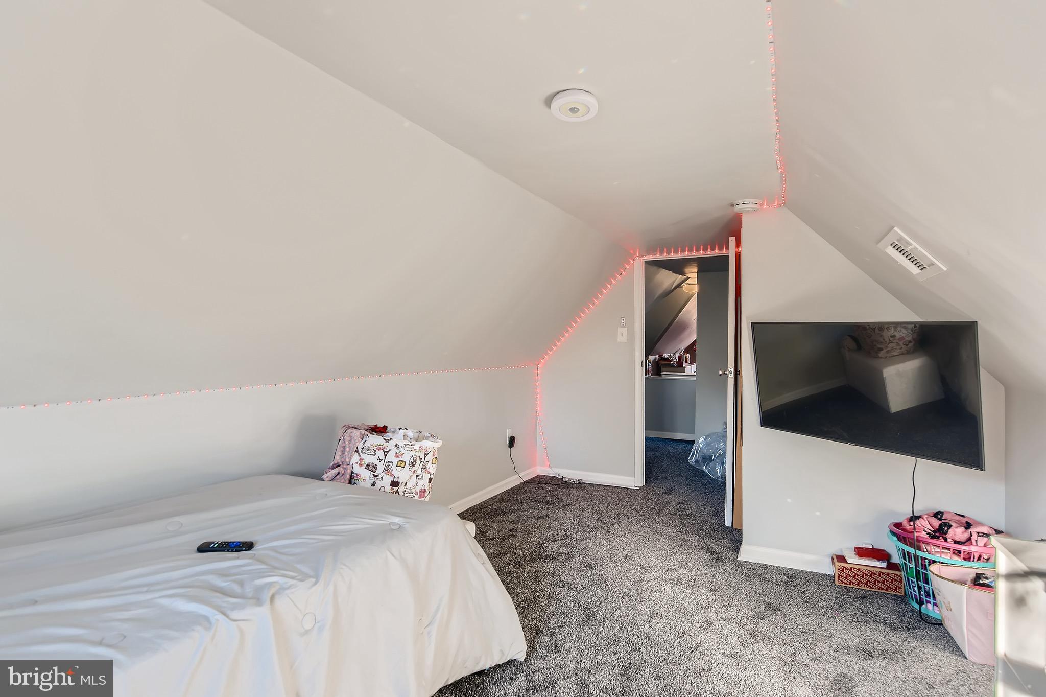 LAURAVILLE HISTORIC DISTRICT - Residential