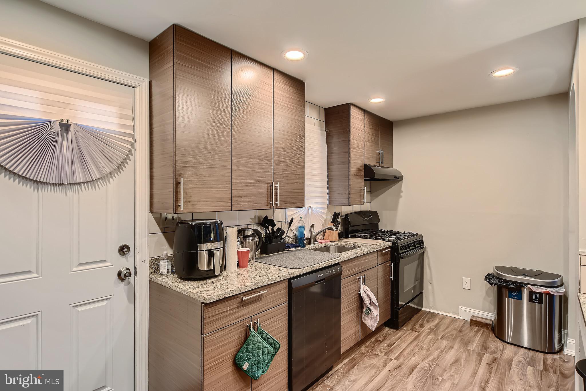 LAURAVILLE HISTORIC DISTRICT - Residential