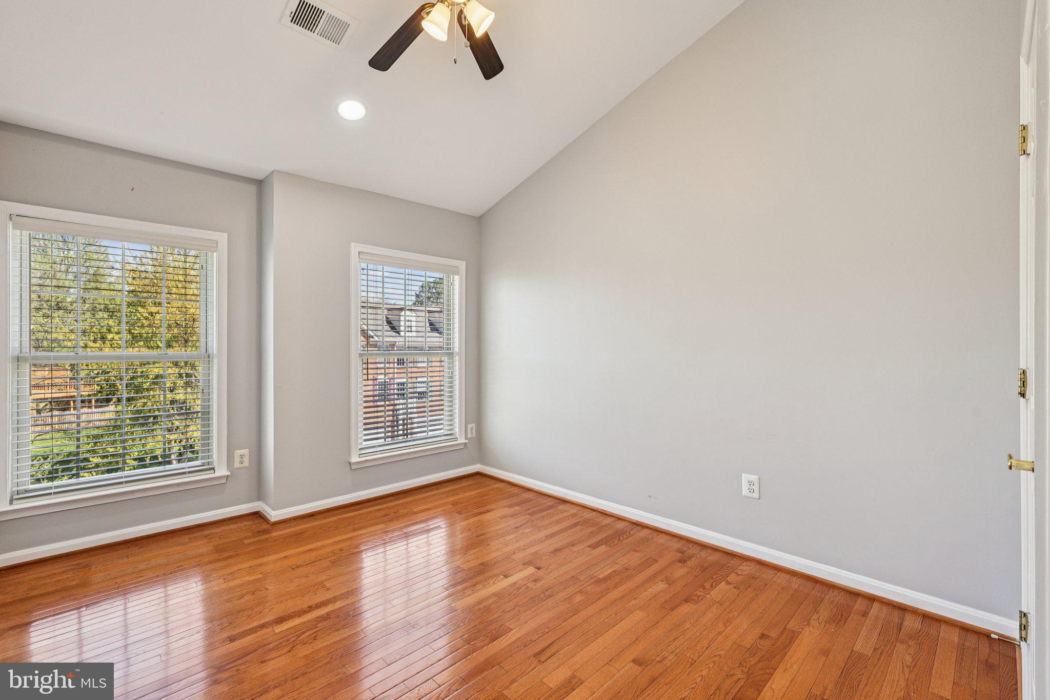 HIGHLAND OAKS - Residential