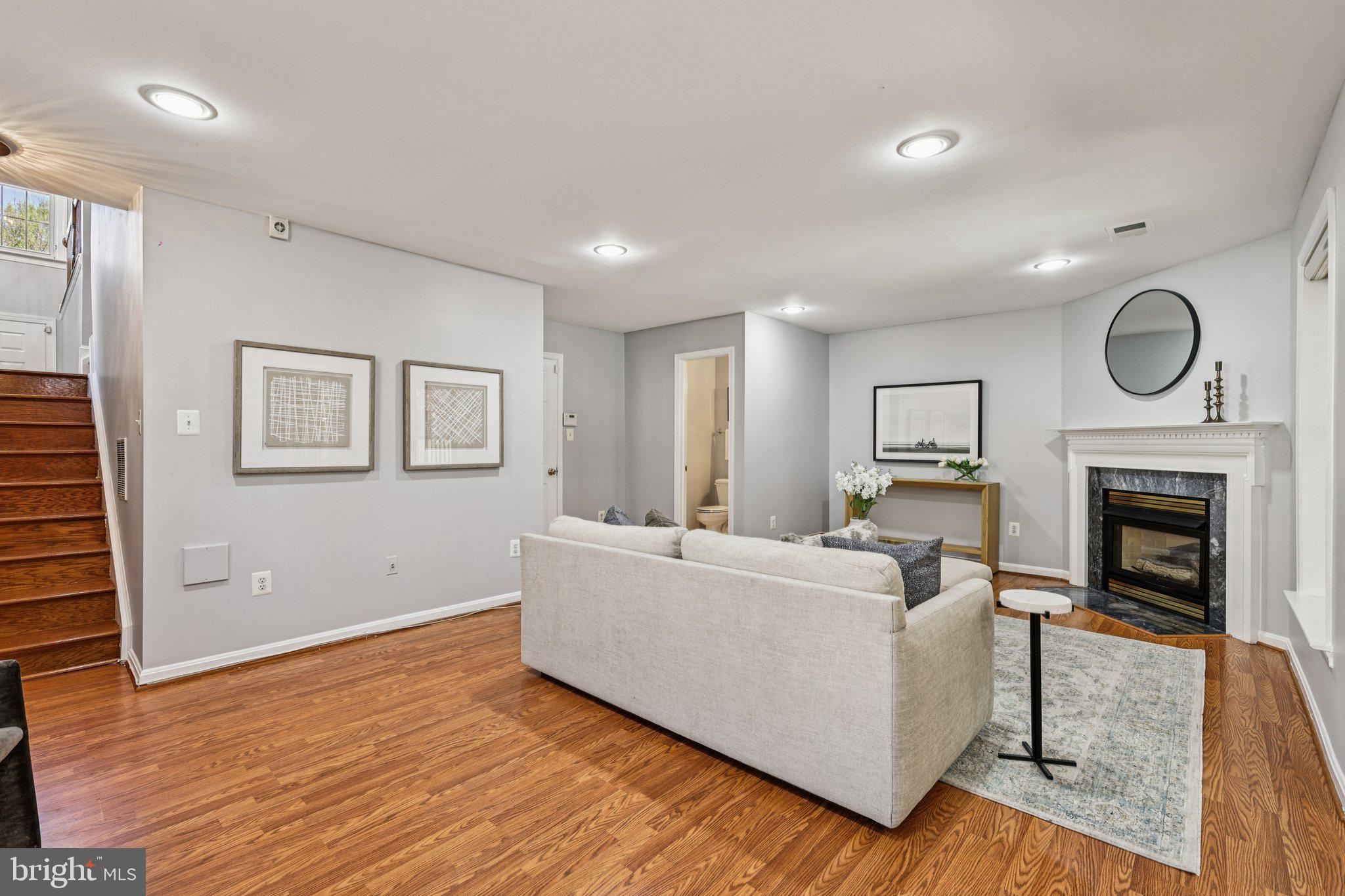 HIGHLAND OAKS - Residential